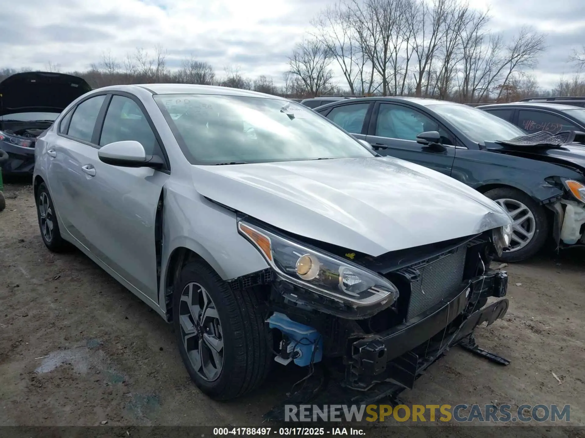 1 Photograph of a damaged car 3KPF24AD1LE224130 KIA FORTE 2020