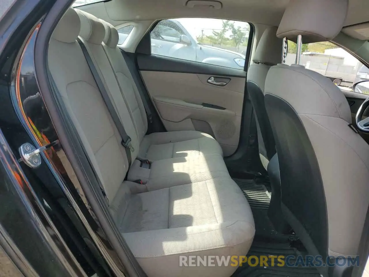 10 Photograph of a damaged car 3KPF24AD1LE238478 KIA FORTE 2020