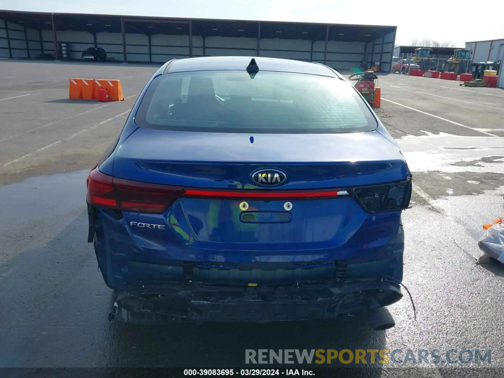 17 Photograph of a damaged car 3KPF24AD1LE244667 KIA FORTE 2020
