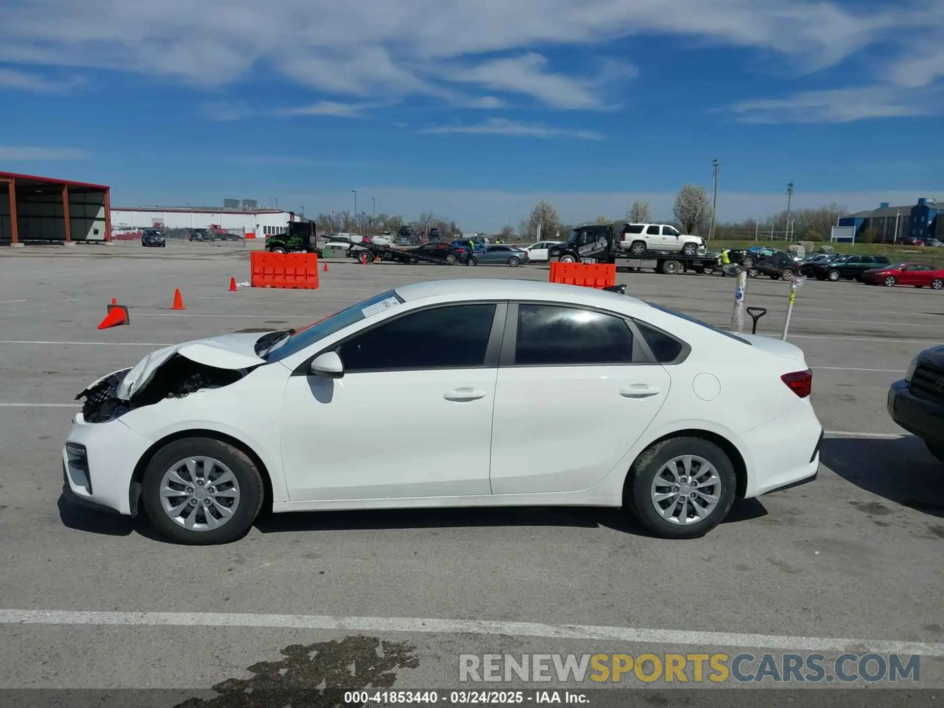 14 Photograph of a damaged car 3KPF24AD1LE257404 KIA FORTE 2020