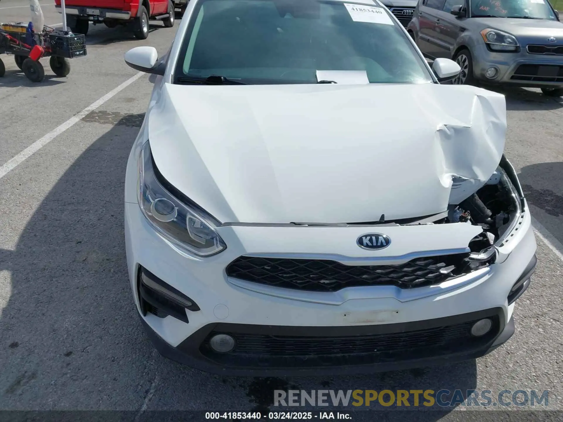 17 Photograph of a damaged car 3KPF24AD1LE257404 KIA FORTE 2020