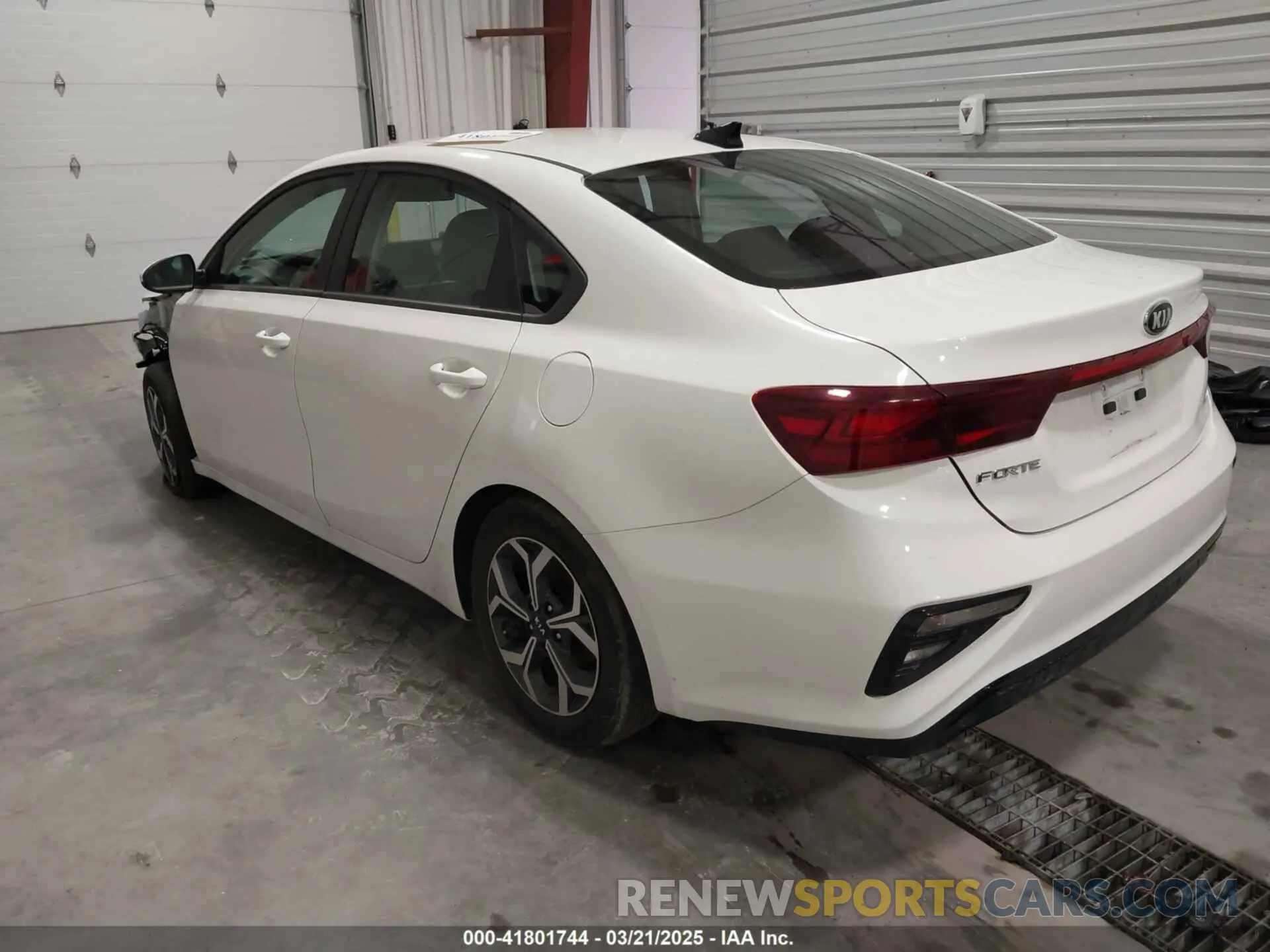 3 Photograph of a damaged car 3KPF24AD1LE259315 KIA FORTE 2020