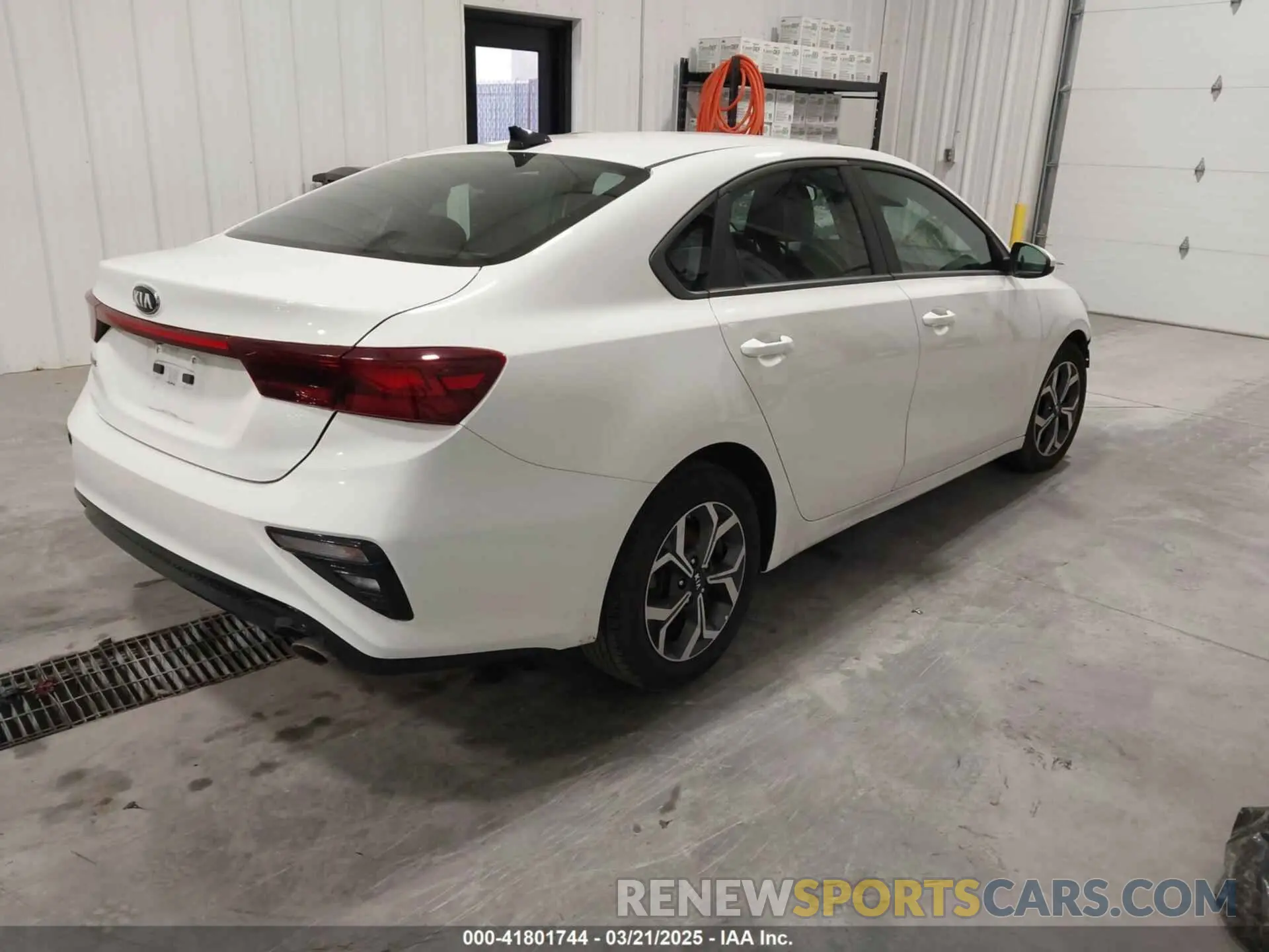 4 Photograph of a damaged car 3KPF24AD1LE259315 KIA FORTE 2020
