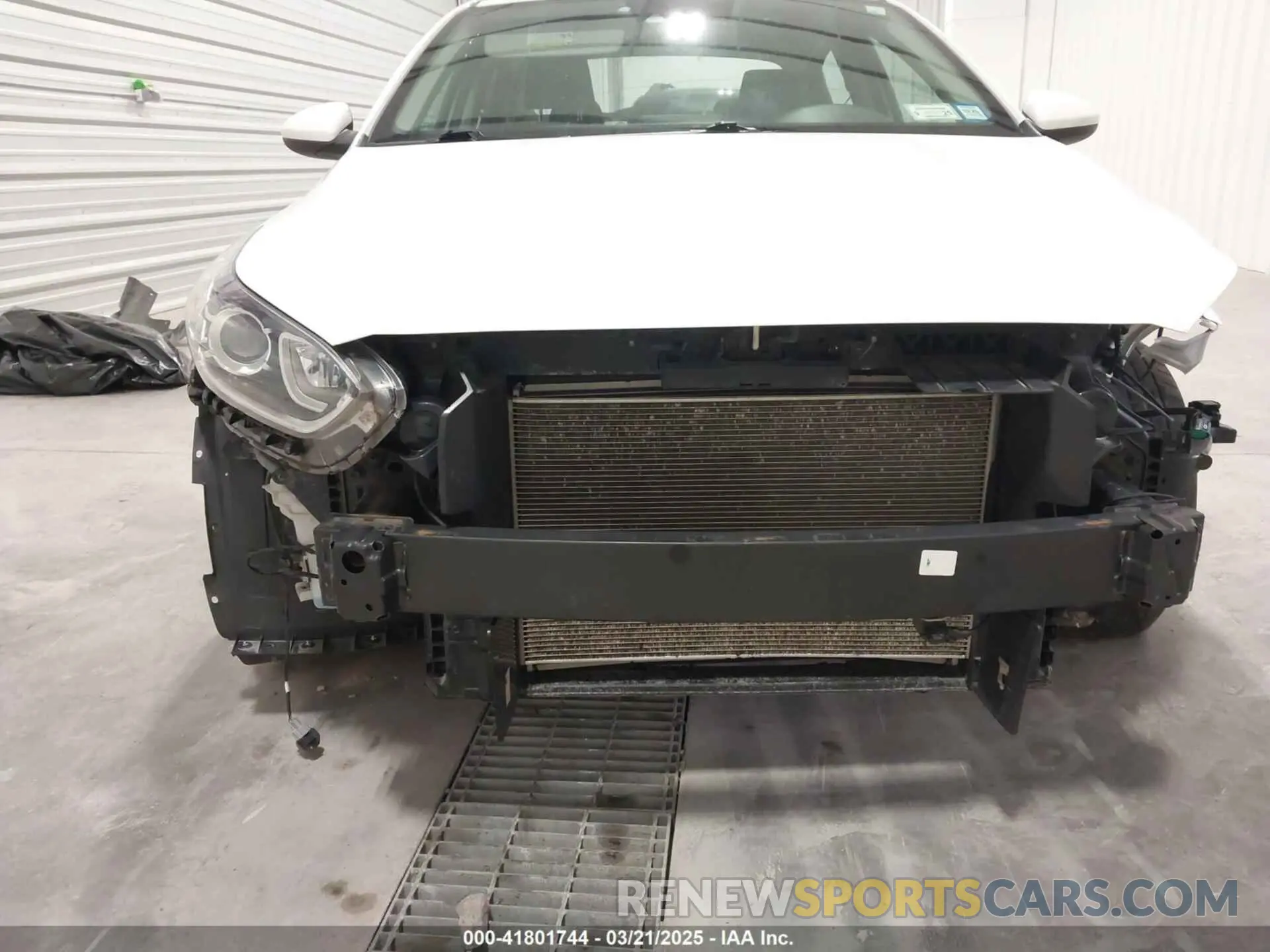 6 Photograph of a damaged car 3KPF24AD1LE259315 KIA FORTE 2020