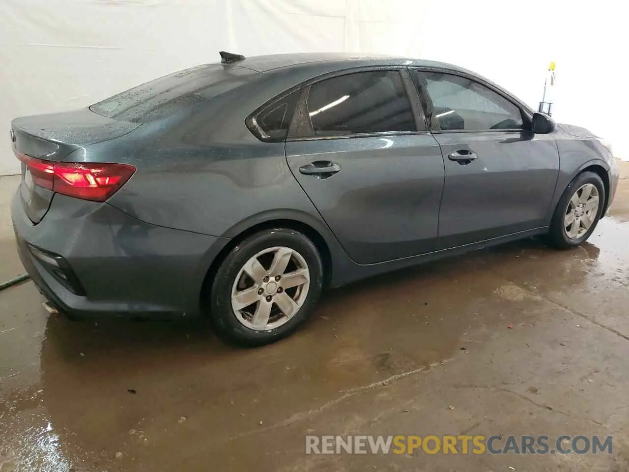 3 Photograph of a damaged car 3KPF24AD2LE142746 KIA FORTE 2020