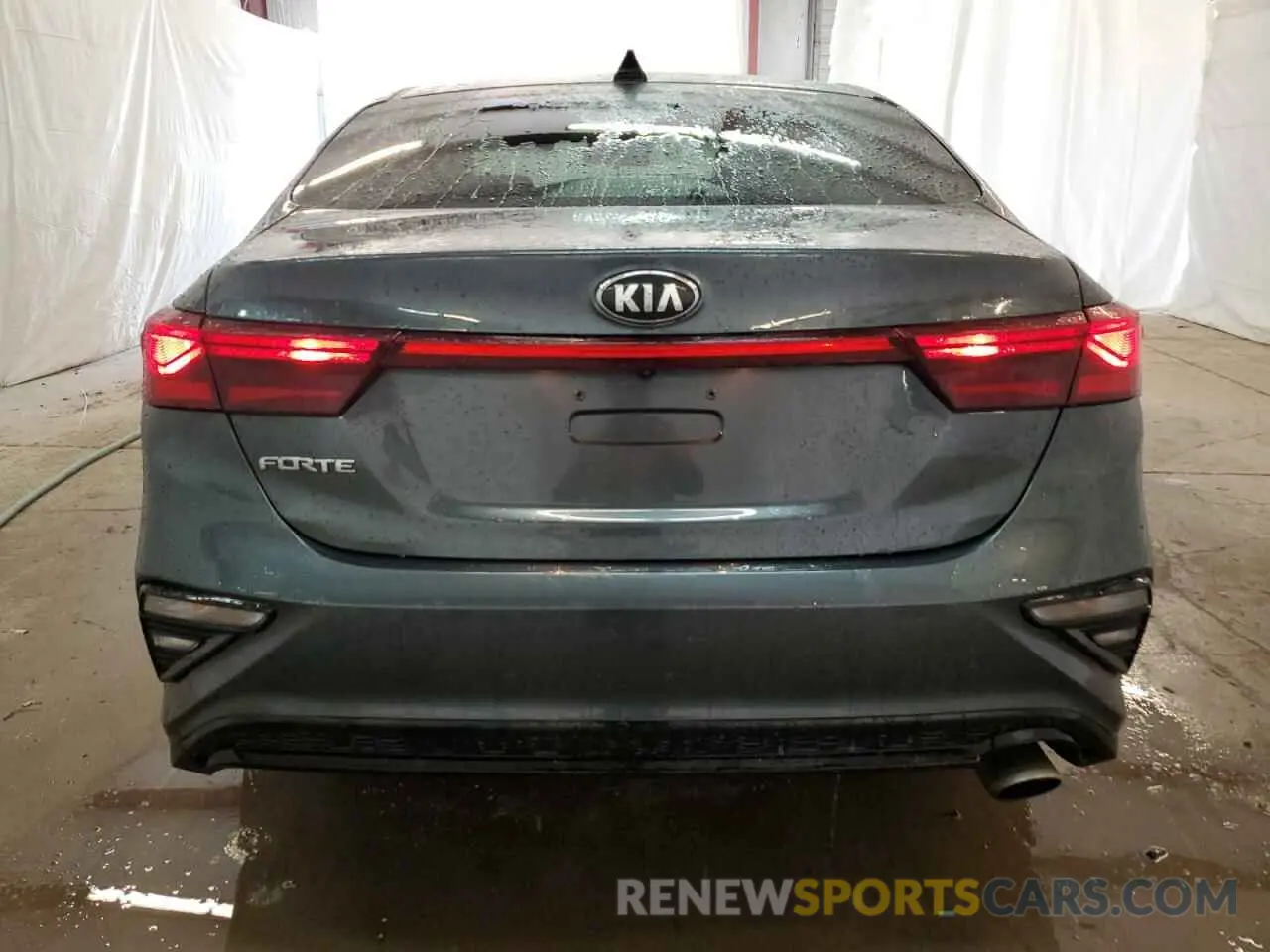 6 Photograph of a damaged car 3KPF24AD2LE142746 KIA FORTE 2020