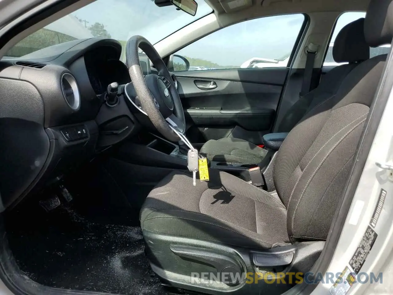 7 Photograph of a damaged car 3KPF24AD2LE148563 KIA FORTE 2020