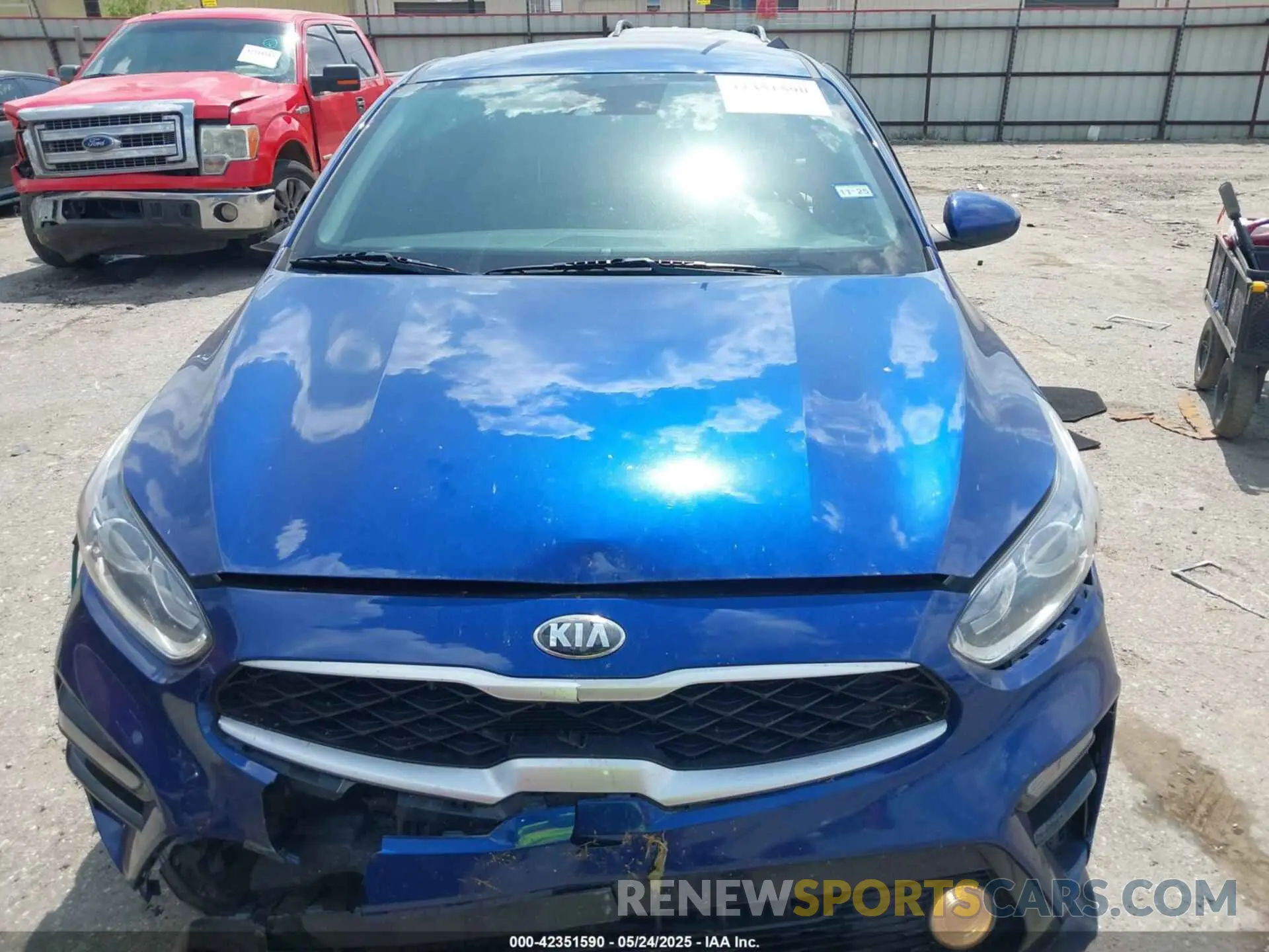13 Photograph of a damaged car 3KPF24AD2LE156386 KIA FORTE 2020