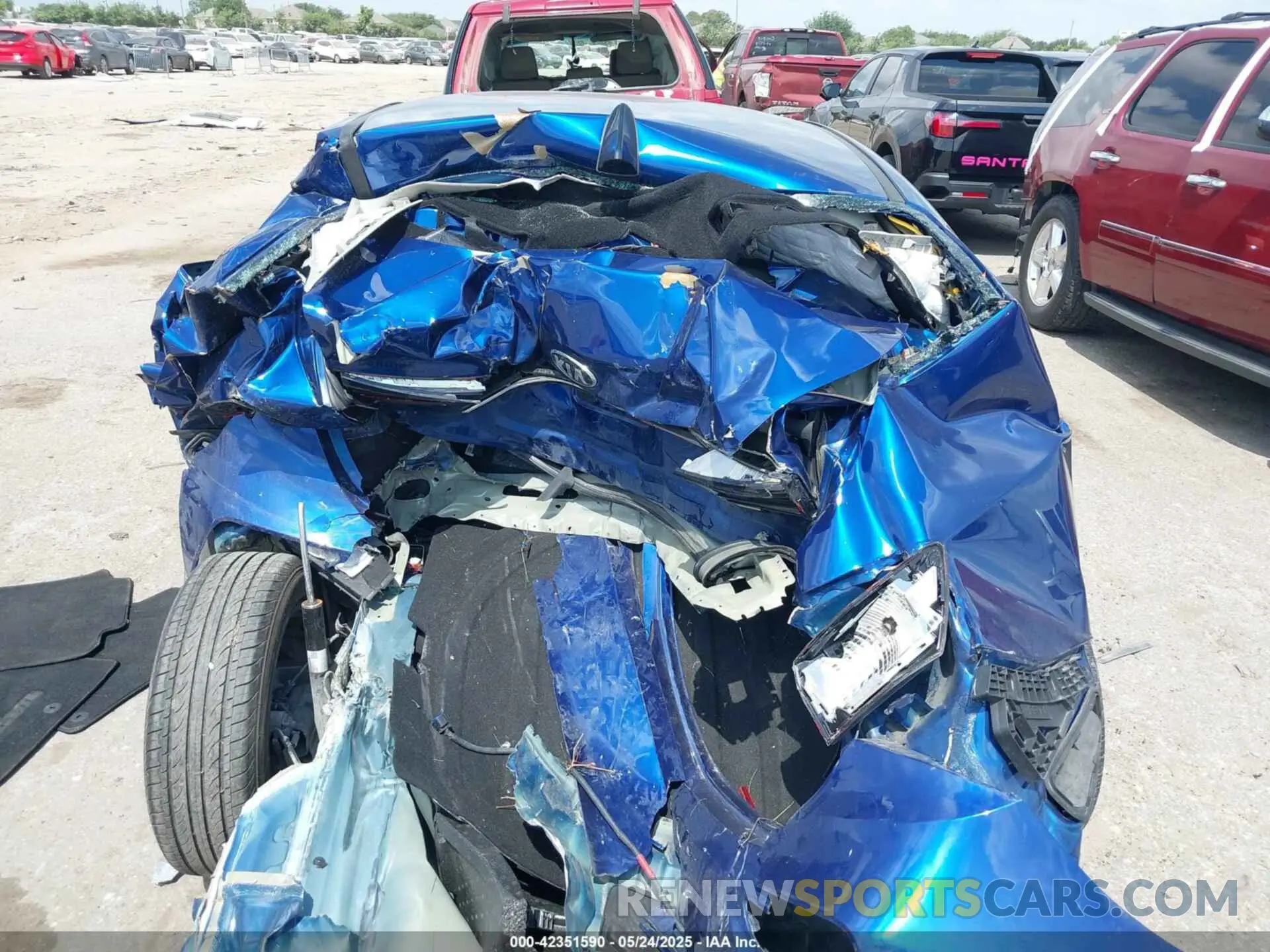 17 Photograph of a damaged car 3KPF24AD2LE156386 KIA FORTE 2020