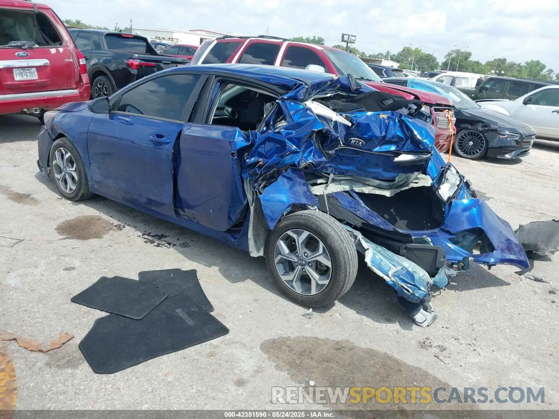3 Photograph of a damaged car 3KPF24AD2LE156386 KIA FORTE 2020