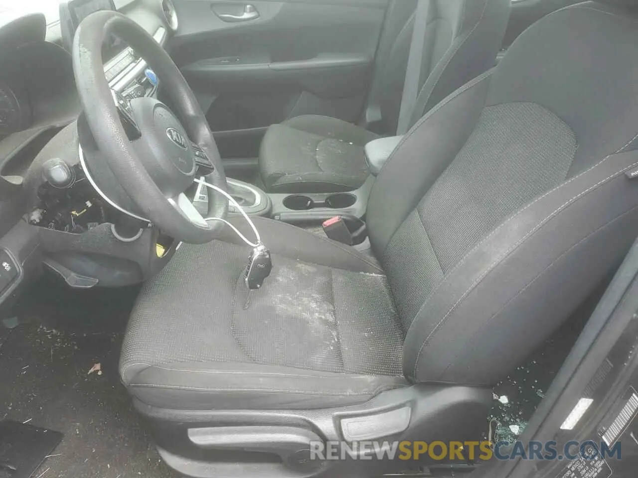 7 Photograph of a damaged car 3KPF24AD2LE157439 KIA FORTE 2020