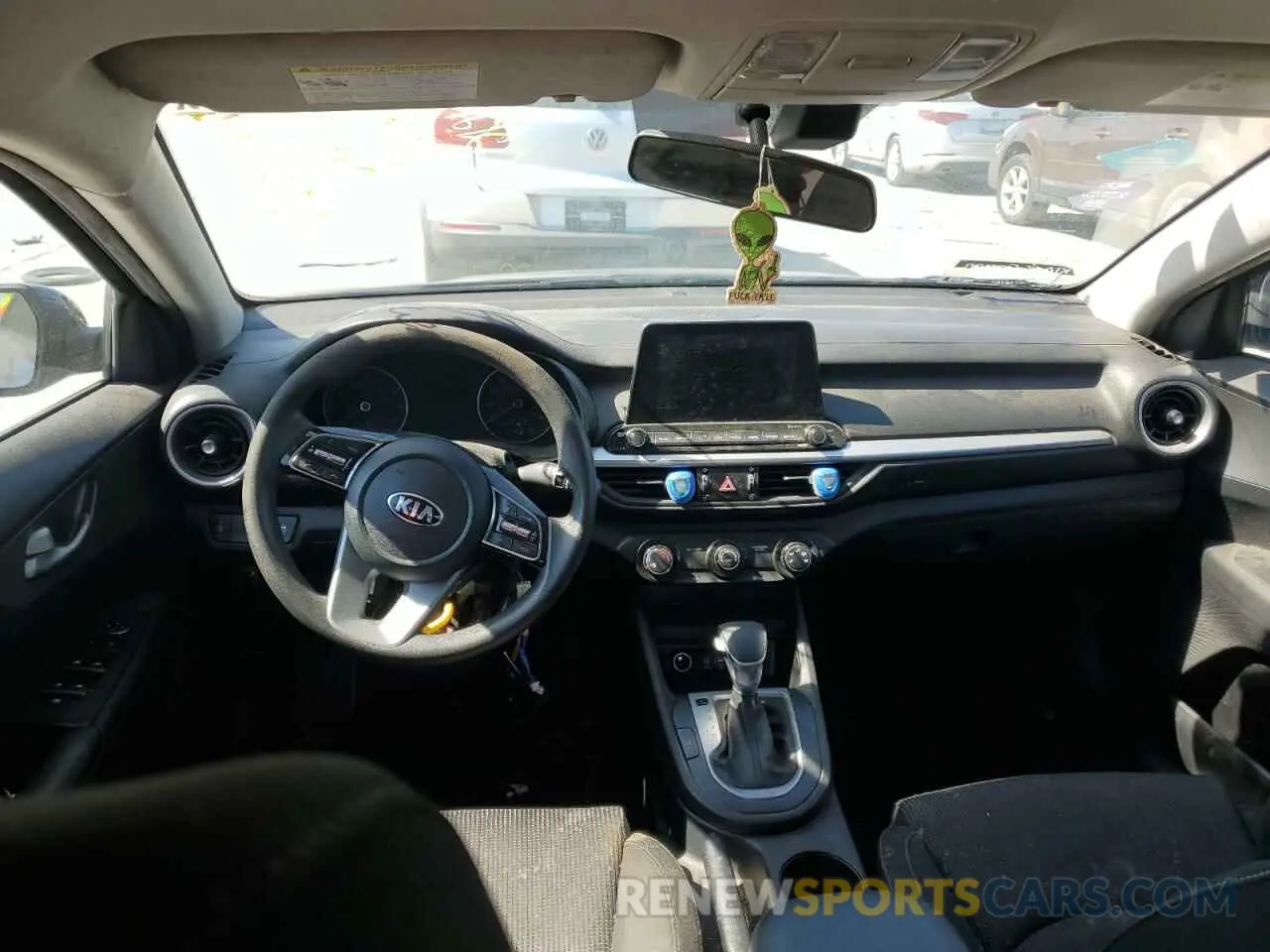 8 Photograph of a damaged car 3KPF24AD2LE157439 KIA FORTE 2020