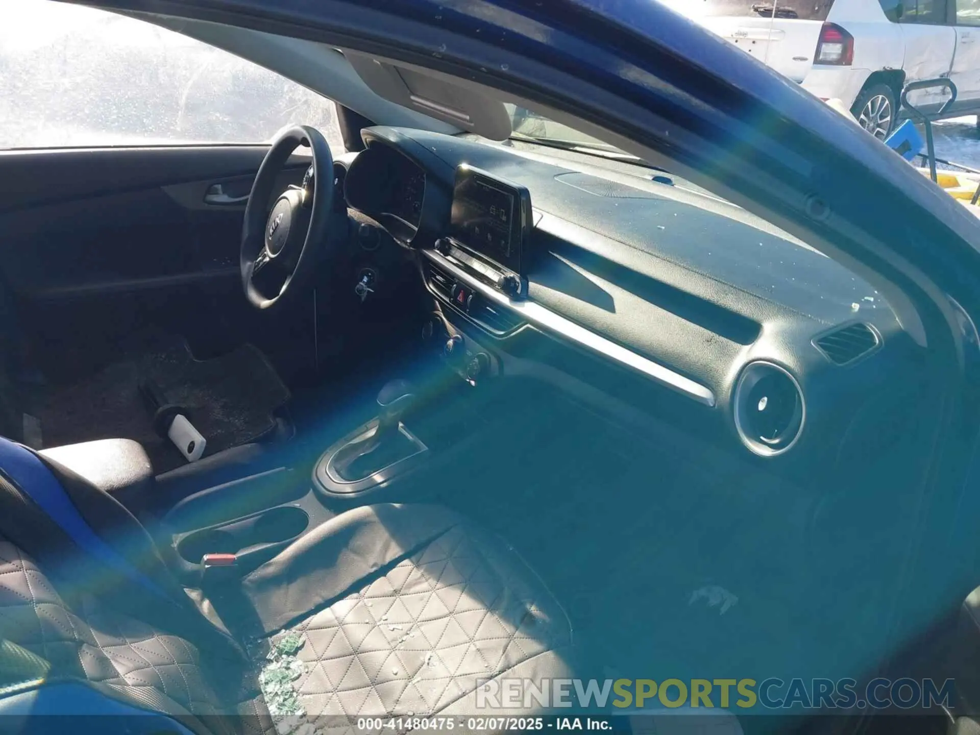 5 Photograph of a damaged car 3KPF24AD2LE163421 KIA FORTE 2020