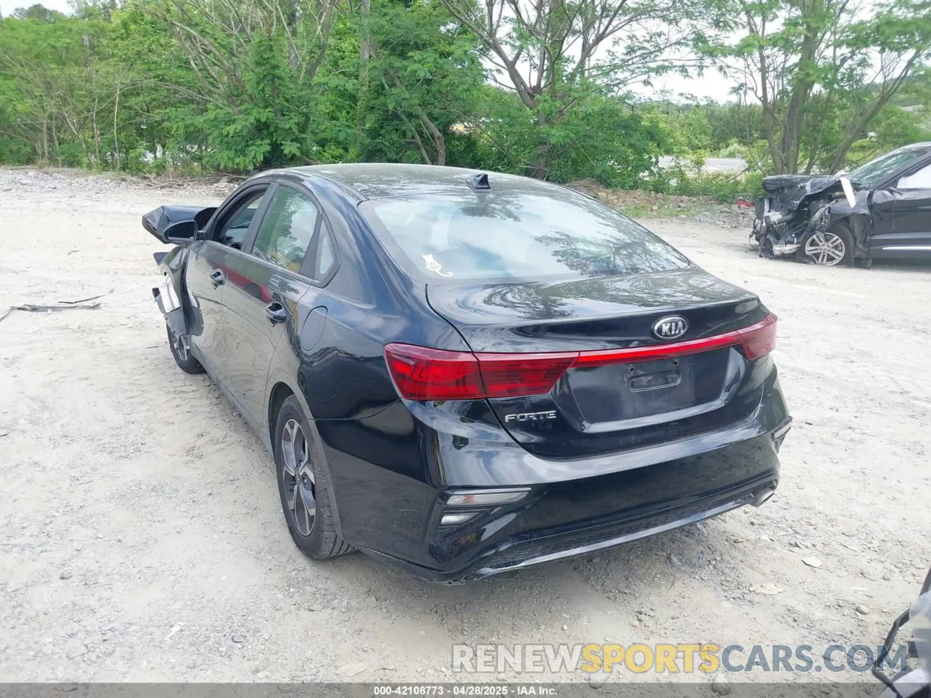3 Photograph of a damaged car 3KPF24AD2LE170966 KIA FORTE 2020