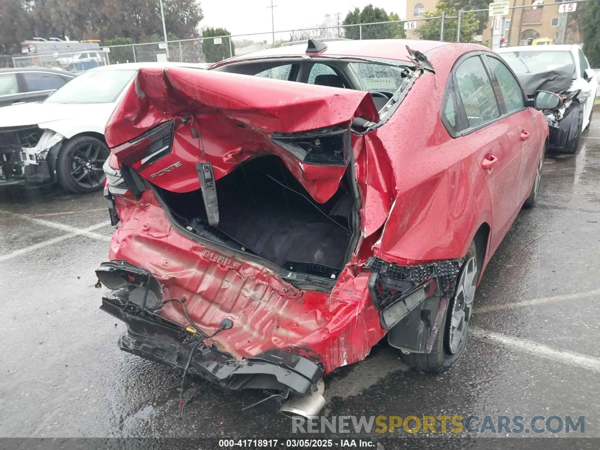4 Photograph of a damaged car 3KPF24AD2LE175178 KIA FORTE 2020