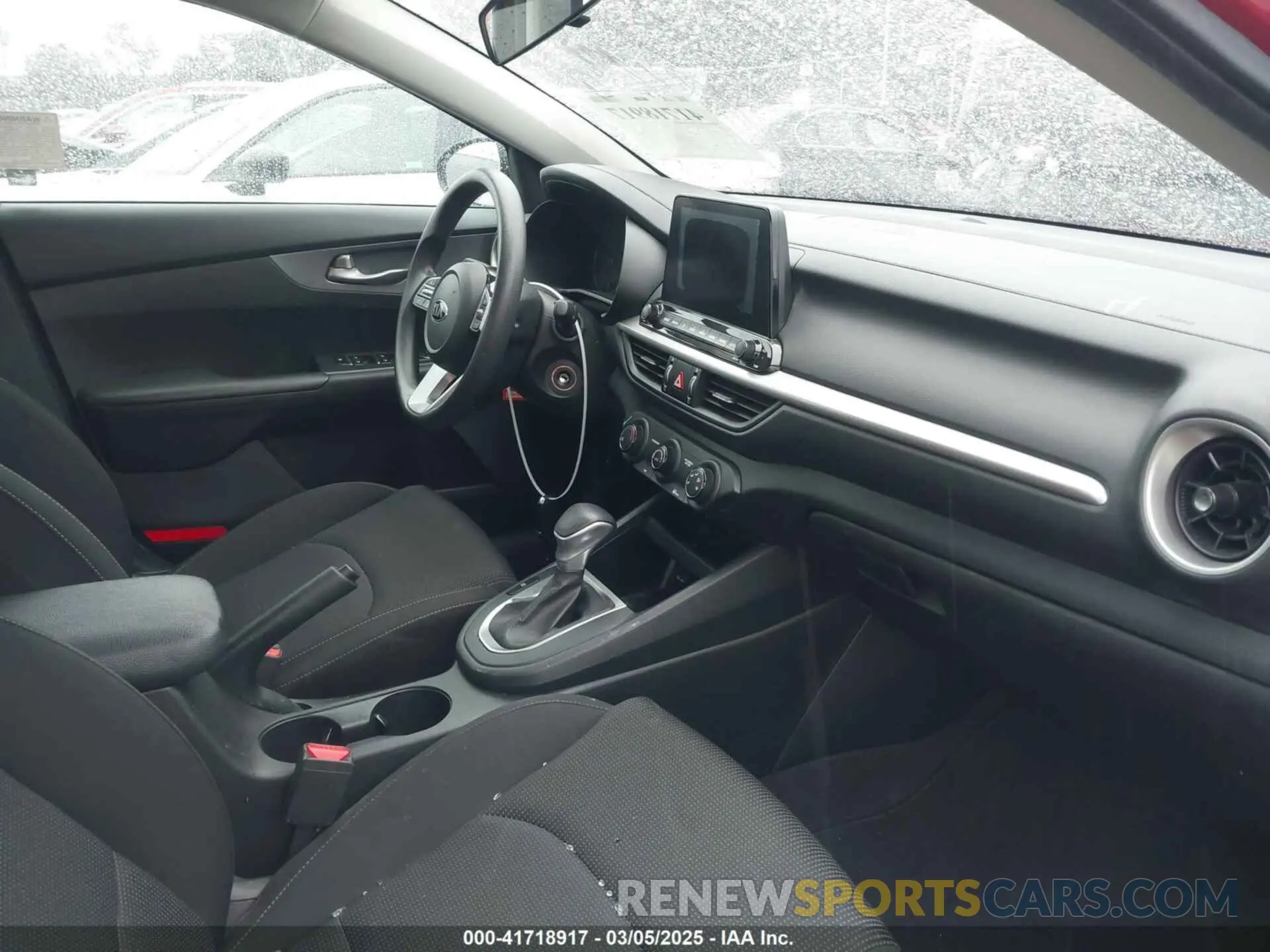 5 Photograph of a damaged car 3KPF24AD2LE175178 KIA FORTE 2020