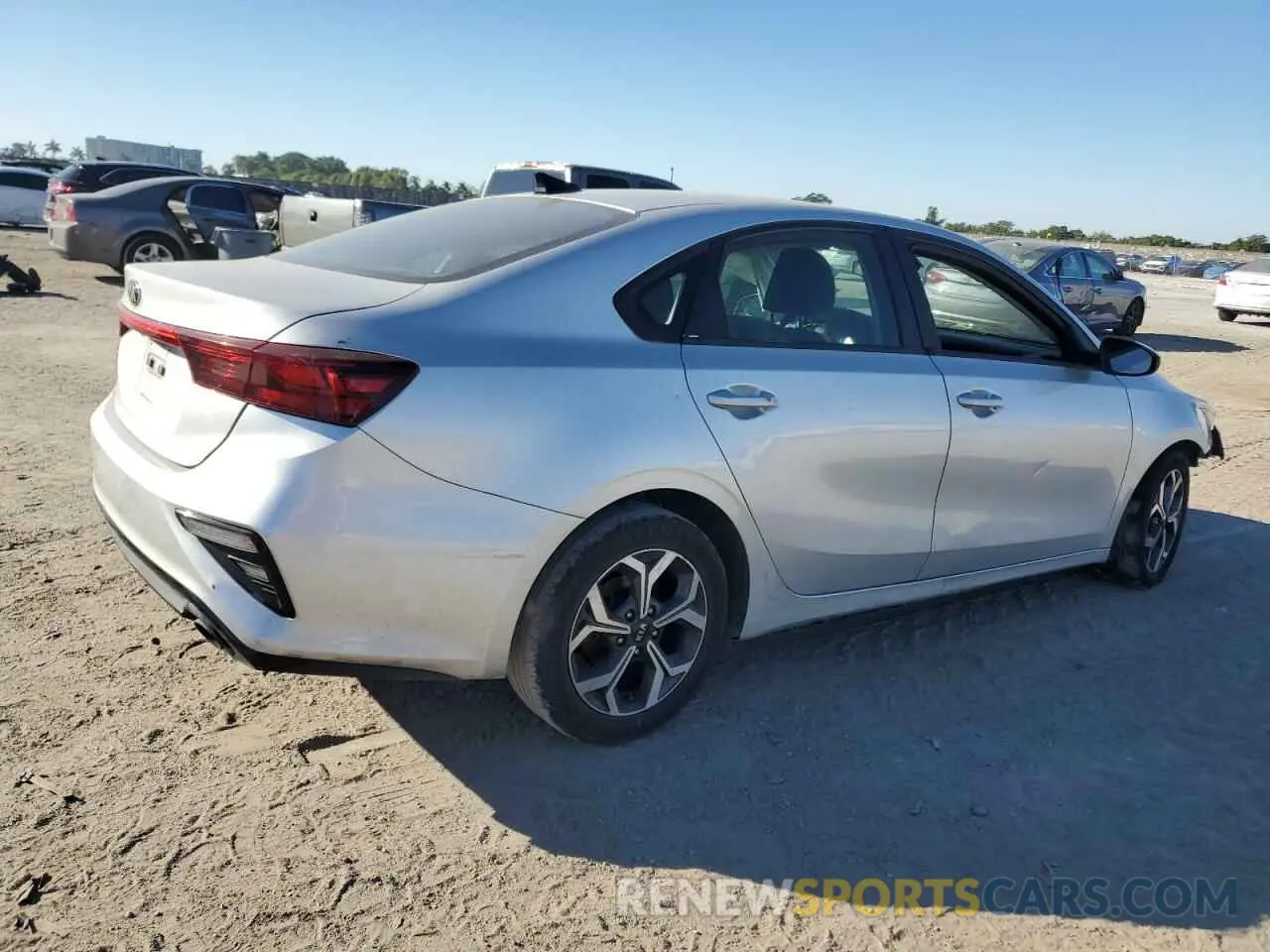 3 Photograph of a damaged car 3KPF24AD2LE182583 KIA FORTE 2020