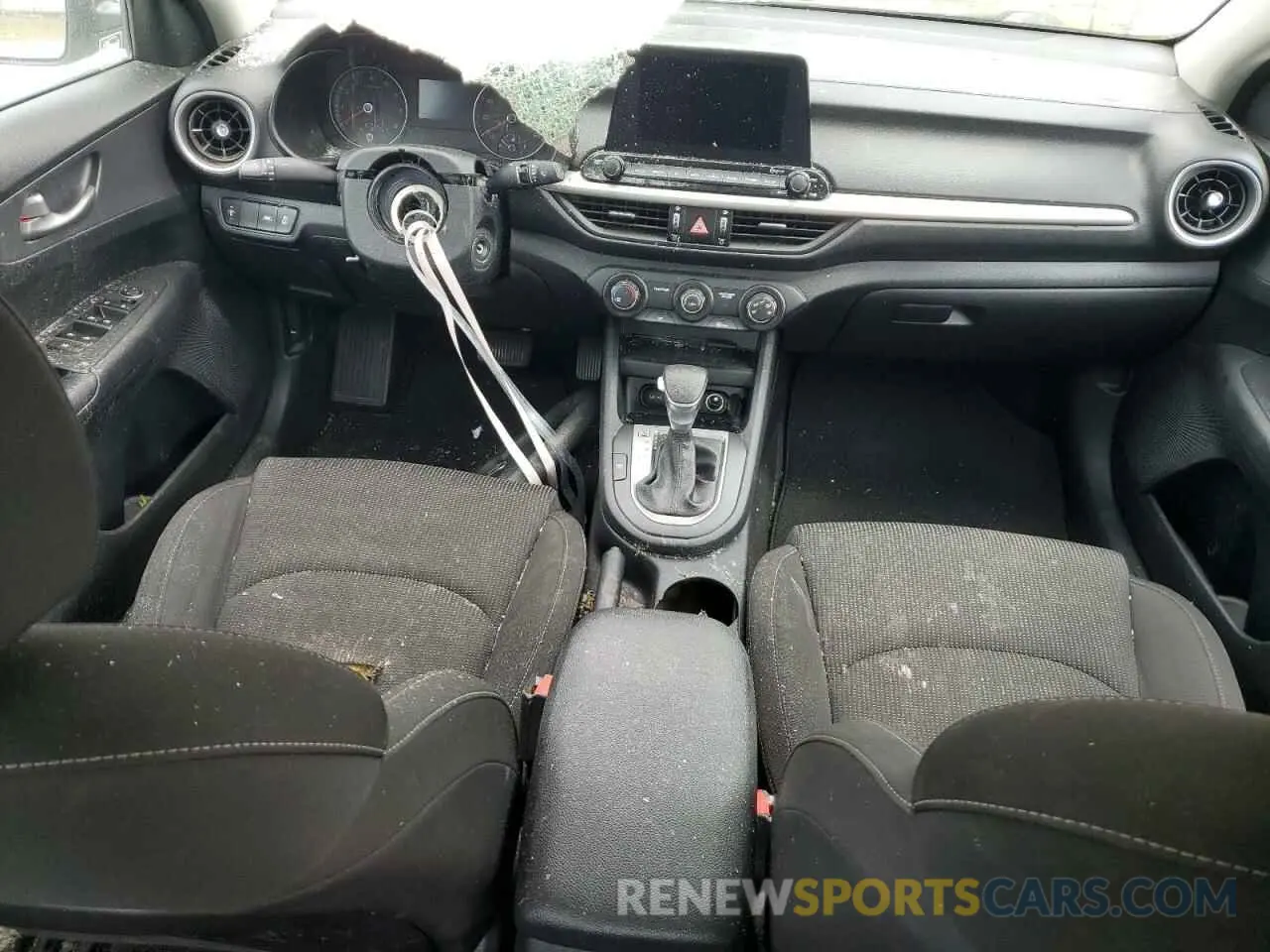 8 Photograph of a damaged car 3KPF24AD2LE187038 KIA FORTE 2020