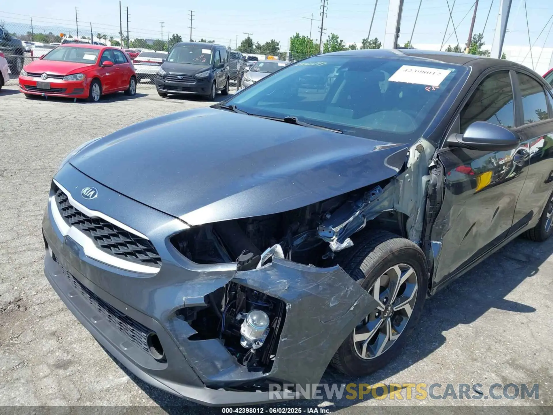 6 Photograph of a damaged car 3KPF24AD2LE198444 KIA FORTE 2020