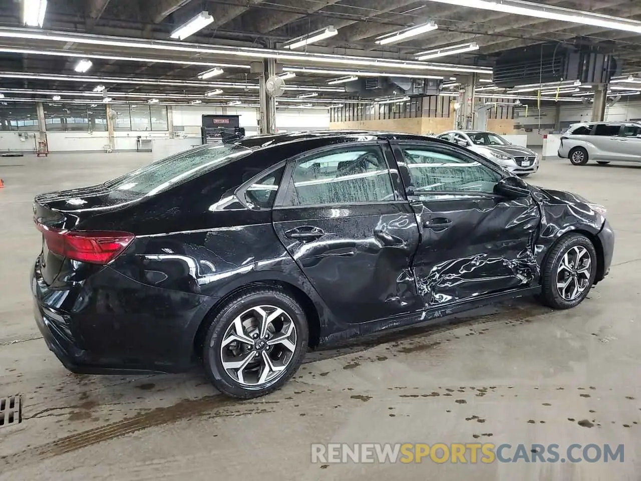 3 Photograph of a damaged car 3KPF24AD2LE201052 KIA FORTE 2020