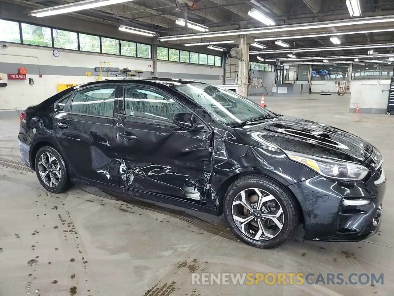 4 Photograph of a damaged car 3KPF24AD2LE201052 KIA FORTE 2020