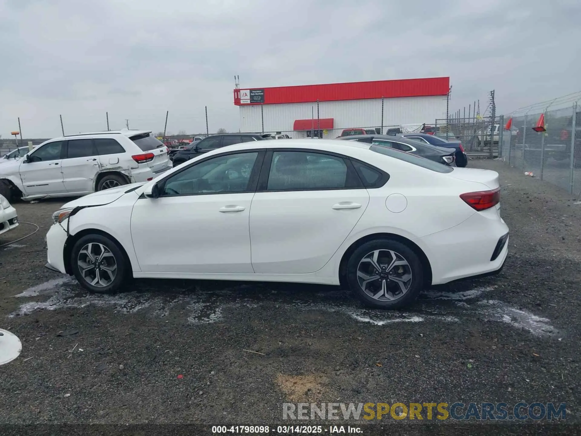 14 Photograph of a damaged car 3KPF24AD2LE201231 KIA FORTE 2020