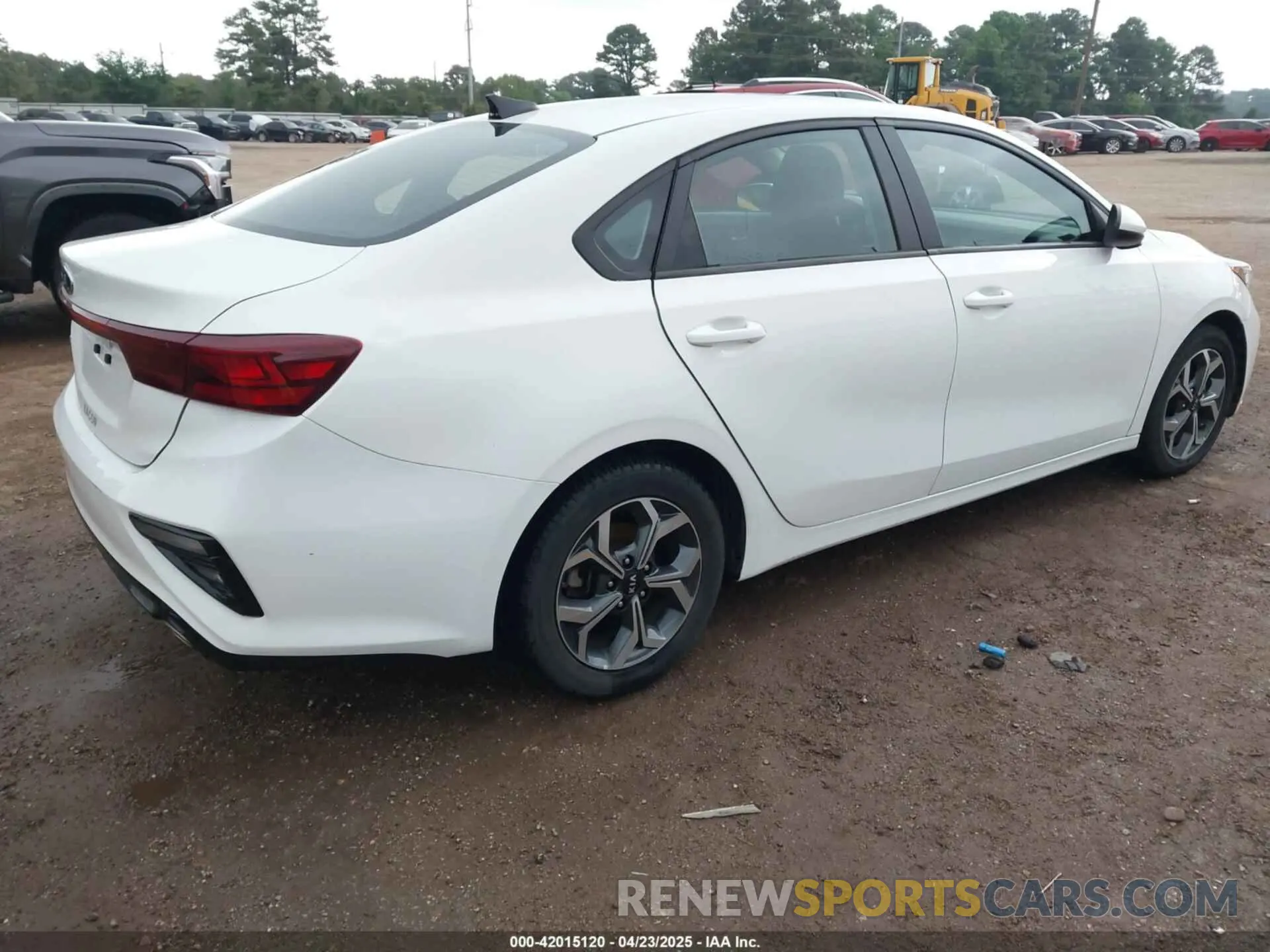 4 Photograph of a damaged car 3KPF24AD2LE209197 KIA FORTE 2020