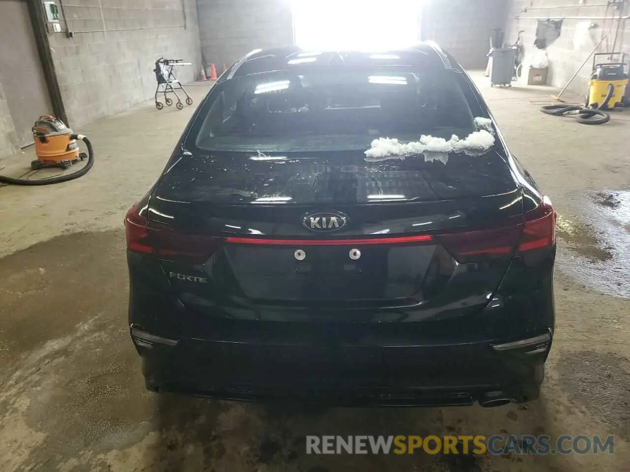 6 Photograph of a damaged car 3KPF24AD2LE210642 KIA FORTE 2020