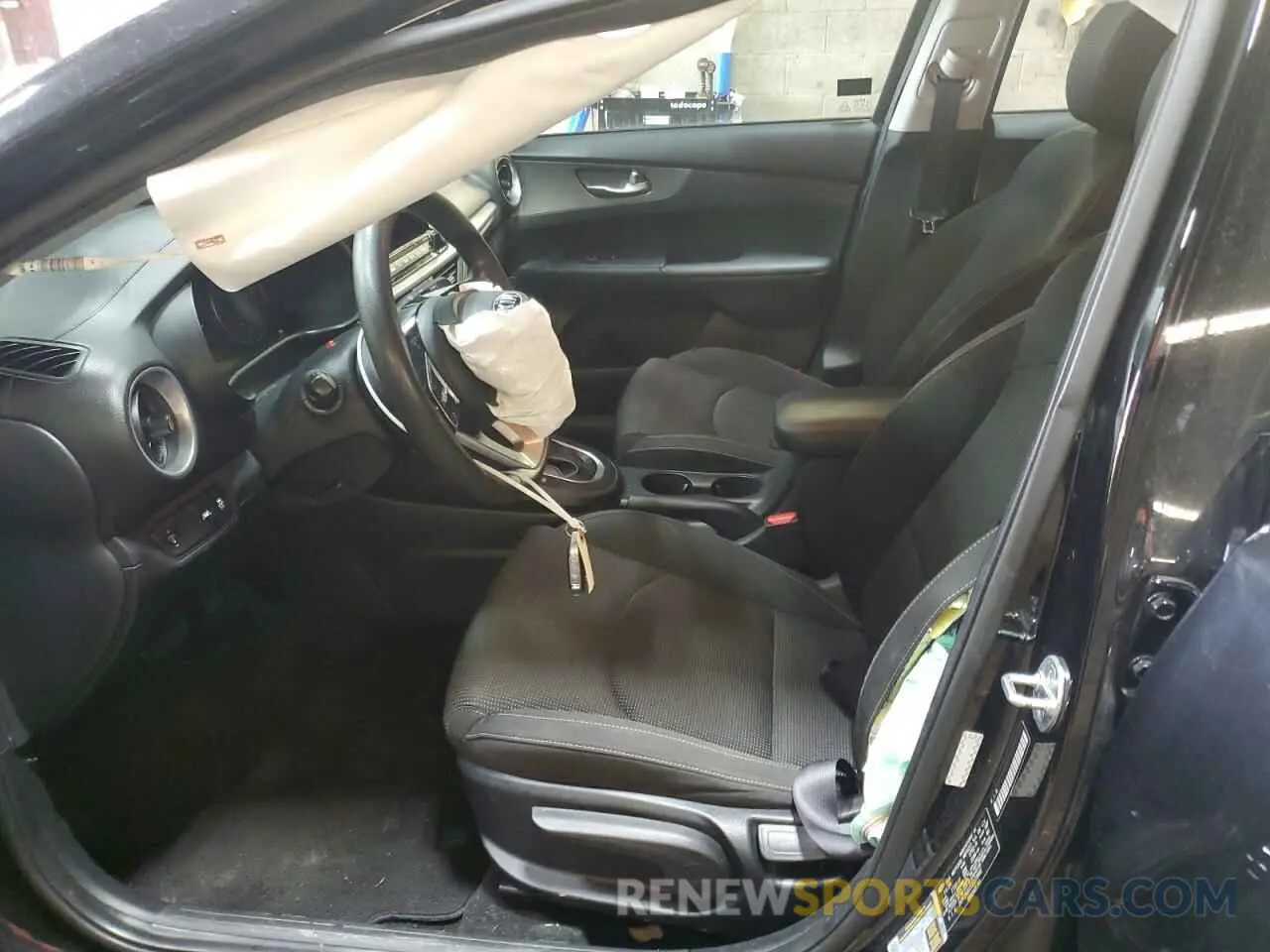 7 Photograph of a damaged car 3KPF24AD2LE210642 KIA FORTE 2020