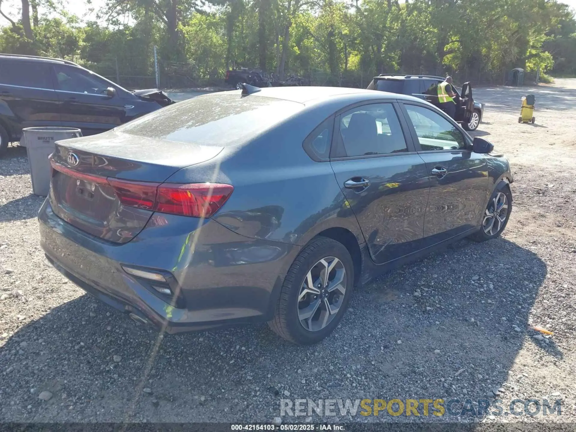 4 Photograph of a damaged car 3KPF24AD2LE221947 KIA FORTE 2020