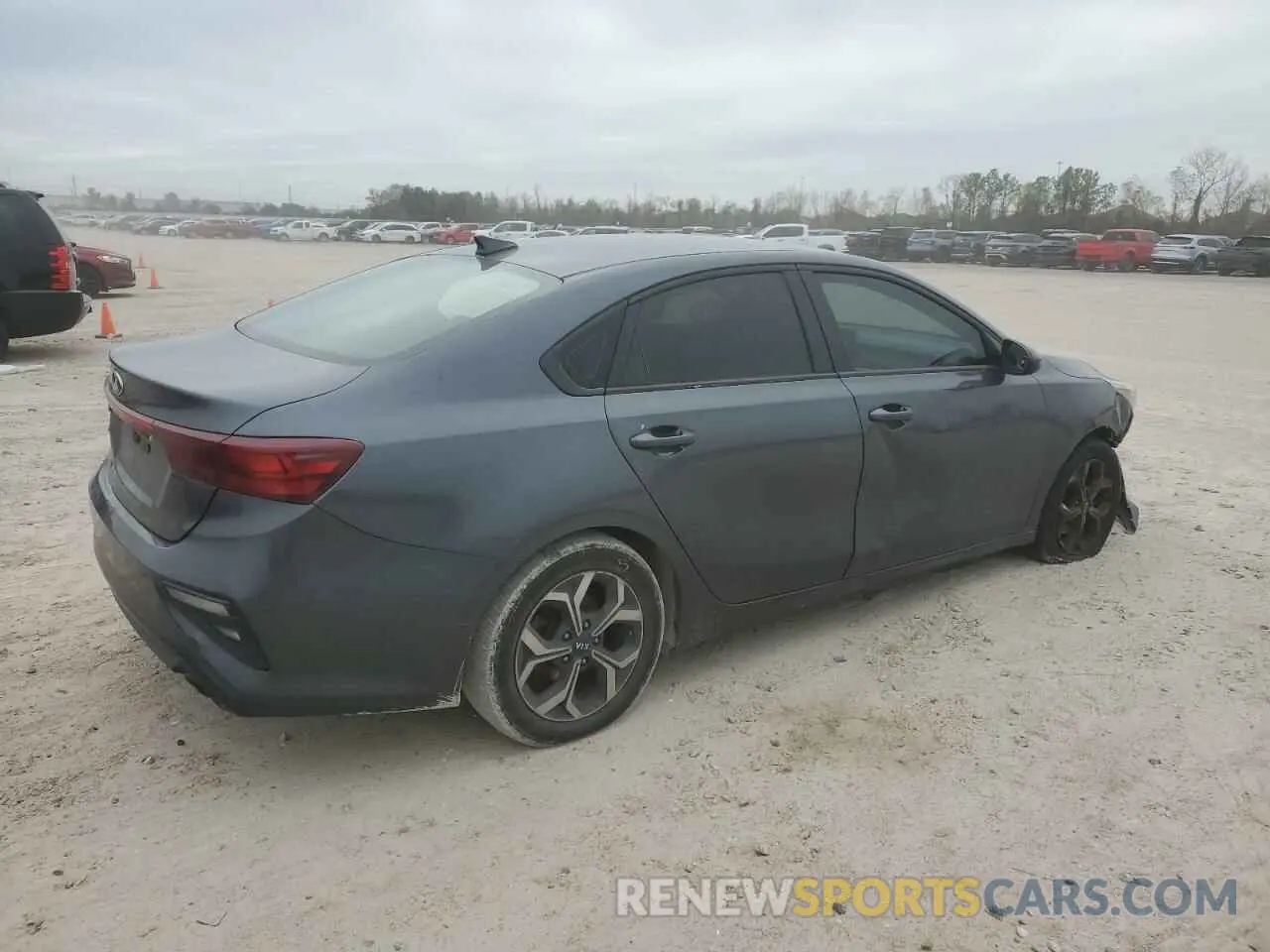 3 Photograph of a damaged car 3KPF24AD2LE223780 KIA FORTE 2020