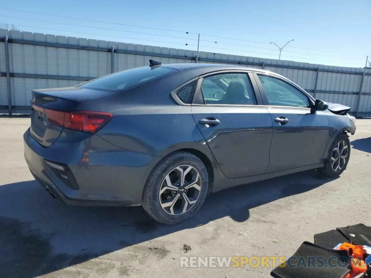 3 Photograph of a damaged car 3KPF24AD2LE224069 KIA FORTE 2020