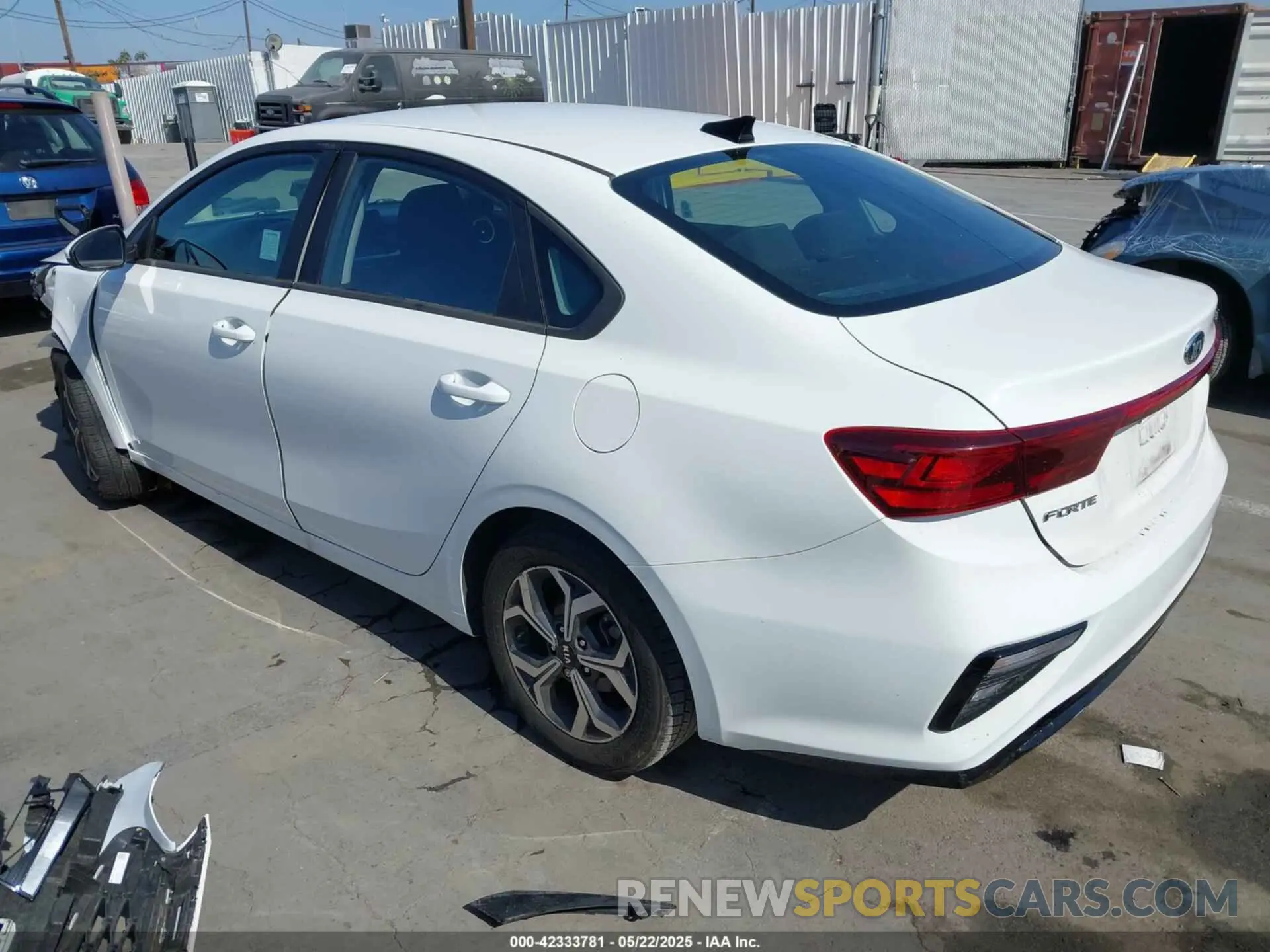 3 Photograph of a damaged car 3KPF24AD2LE228882 KIA FORTE 2020