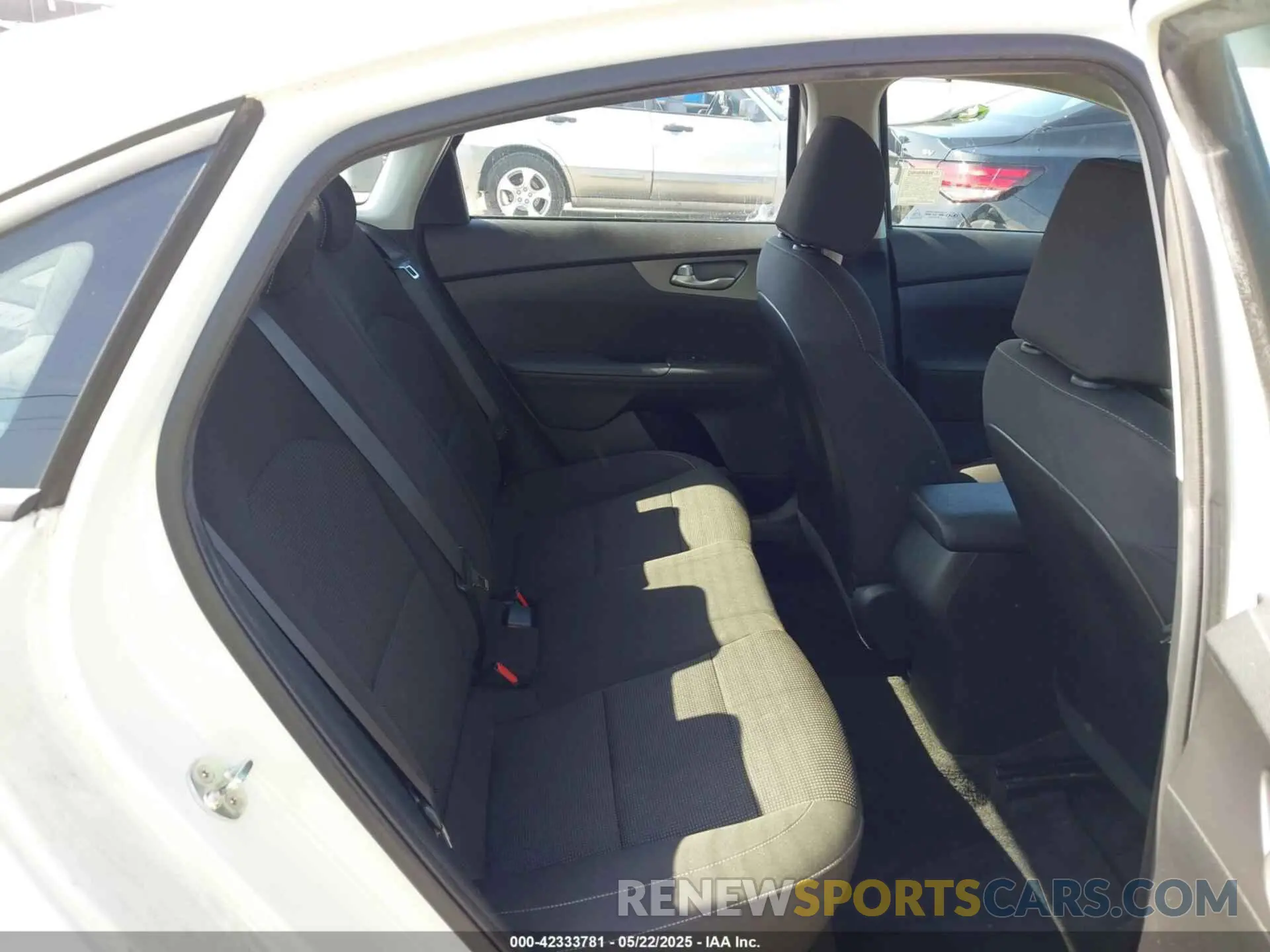 8 Photograph of a damaged car 3KPF24AD2LE228882 KIA FORTE 2020