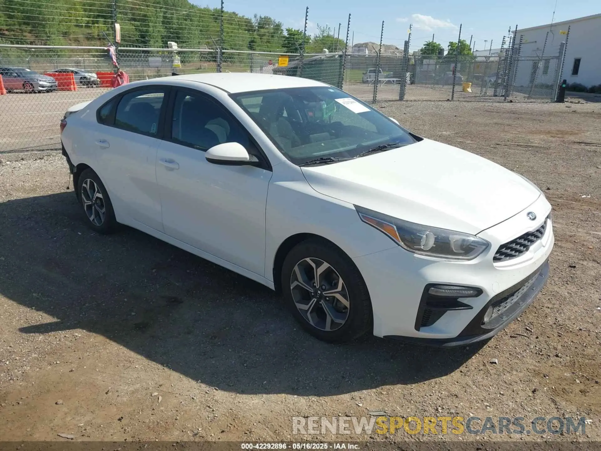 1 Photograph of a damaged car 3KPF24AD2LE231510 KIA FORTE 2020
