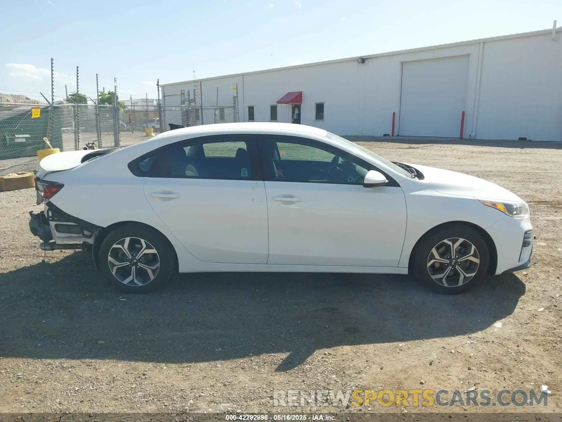 13 Photograph of a damaged car 3KPF24AD2LE231510 KIA FORTE 2020