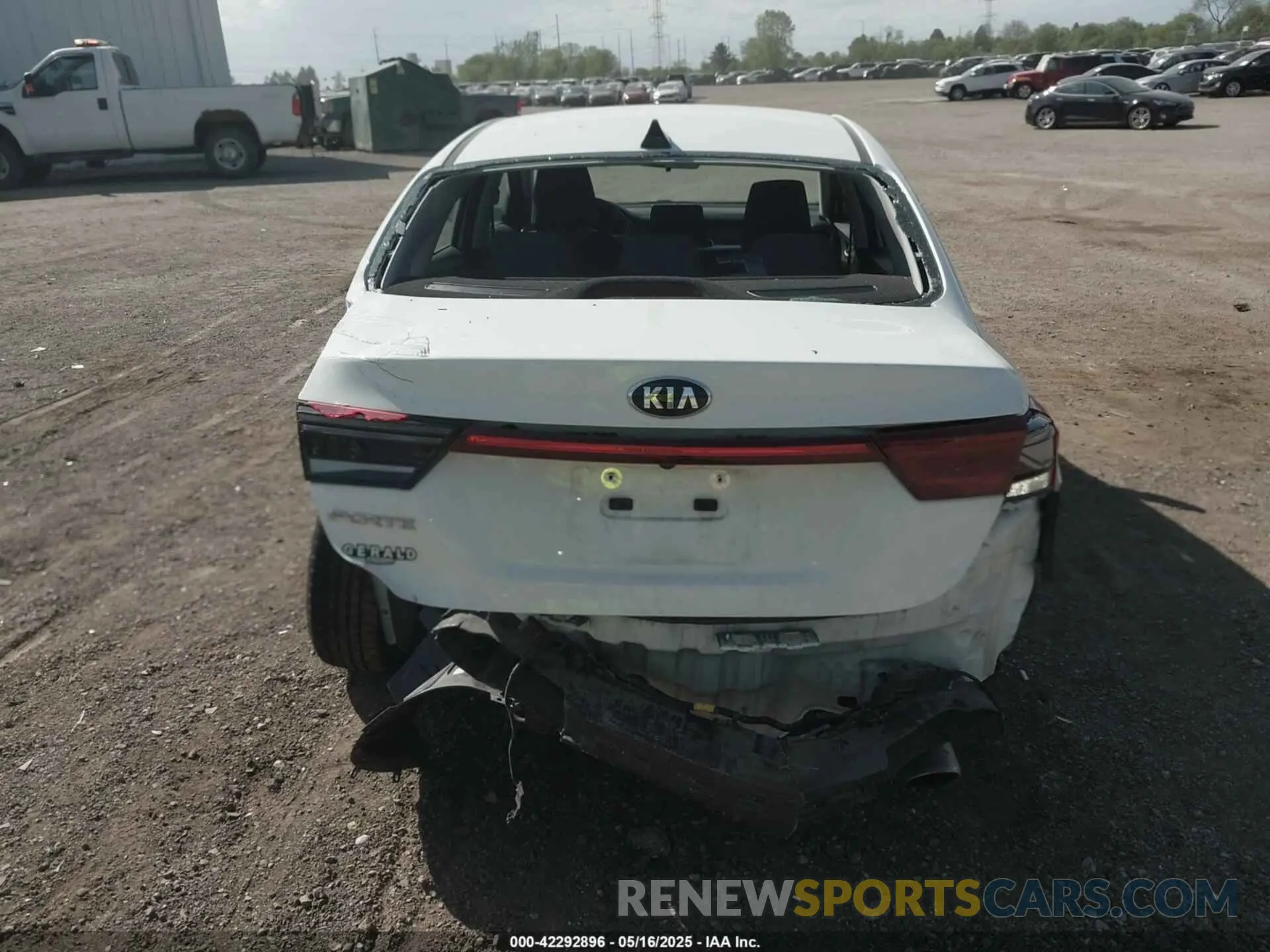 16 Photograph of a damaged car 3KPF24AD2LE231510 KIA FORTE 2020