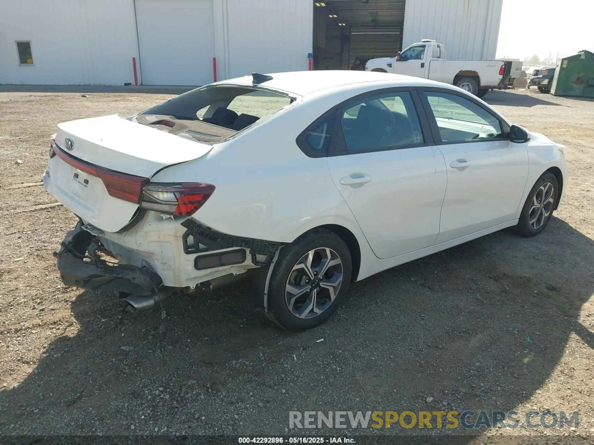 4 Photograph of a damaged car 3KPF24AD2LE231510 KIA FORTE 2020