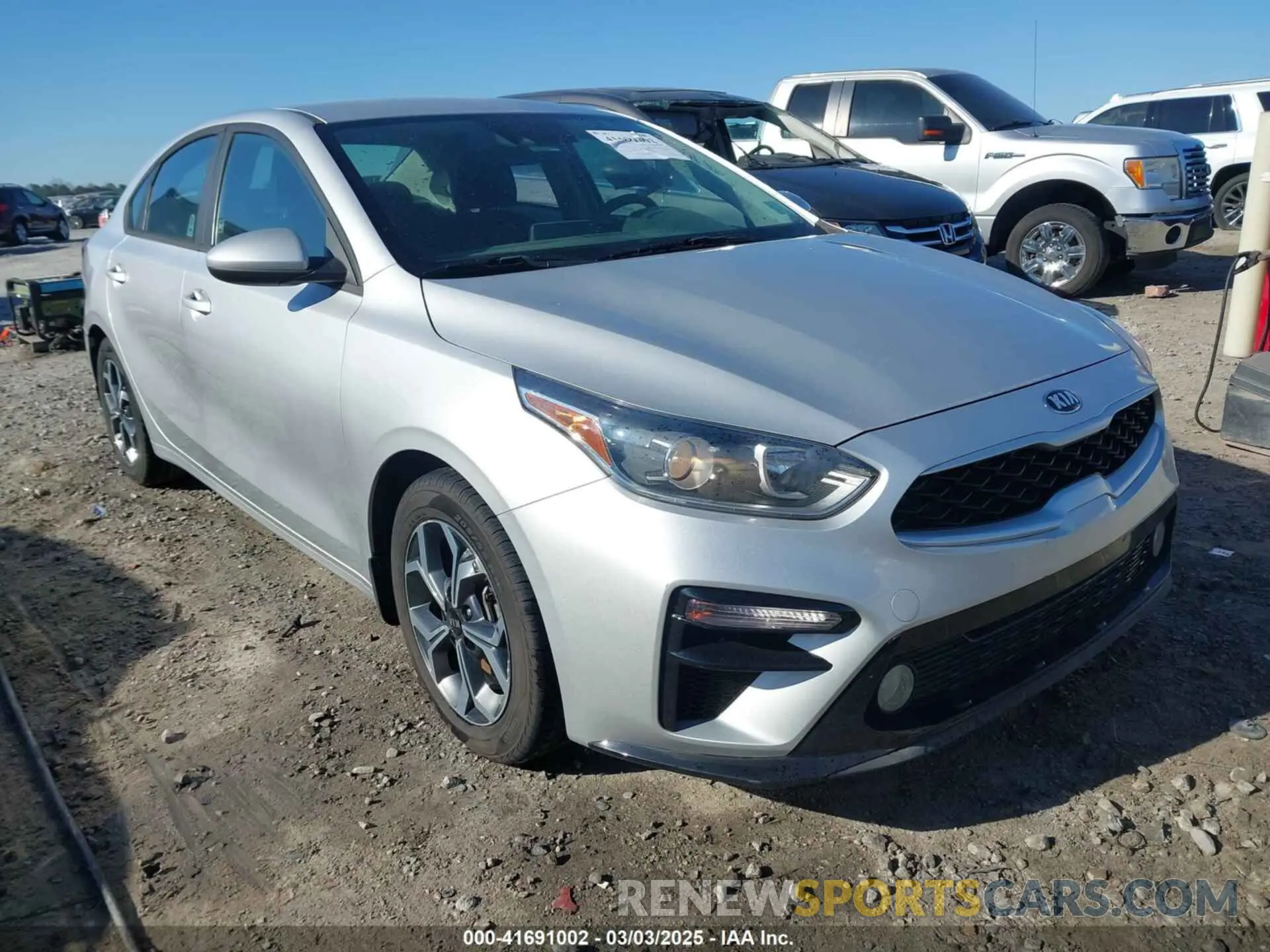 1 Photograph of a damaged car 3KPF24AD2LE234214 KIA FORTE 2020