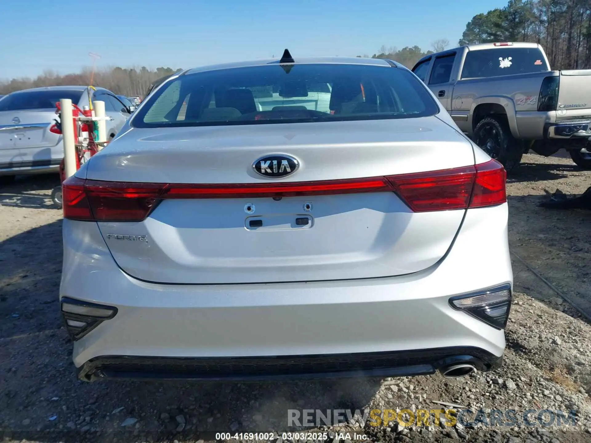 16 Photograph of a damaged car 3KPF24AD2LE234214 KIA FORTE 2020