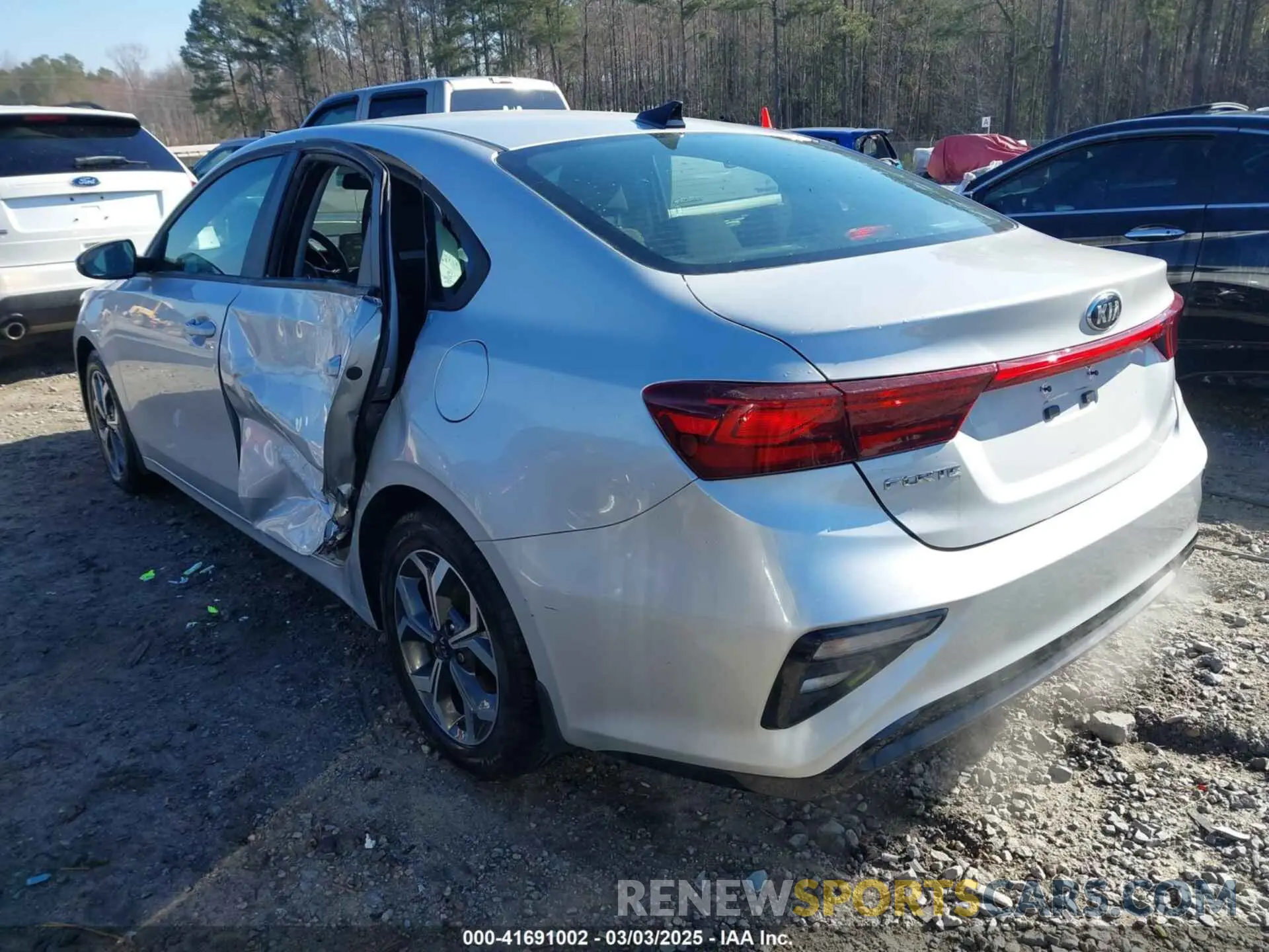 3 Photograph of a damaged car 3KPF24AD2LE234214 KIA FORTE 2020