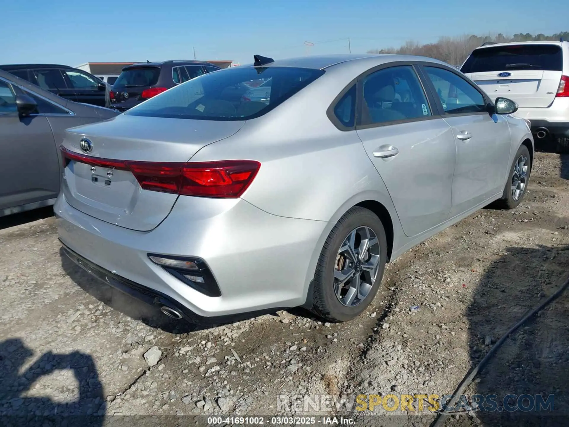 4 Photograph of a damaged car 3KPF24AD2LE234214 KIA FORTE 2020