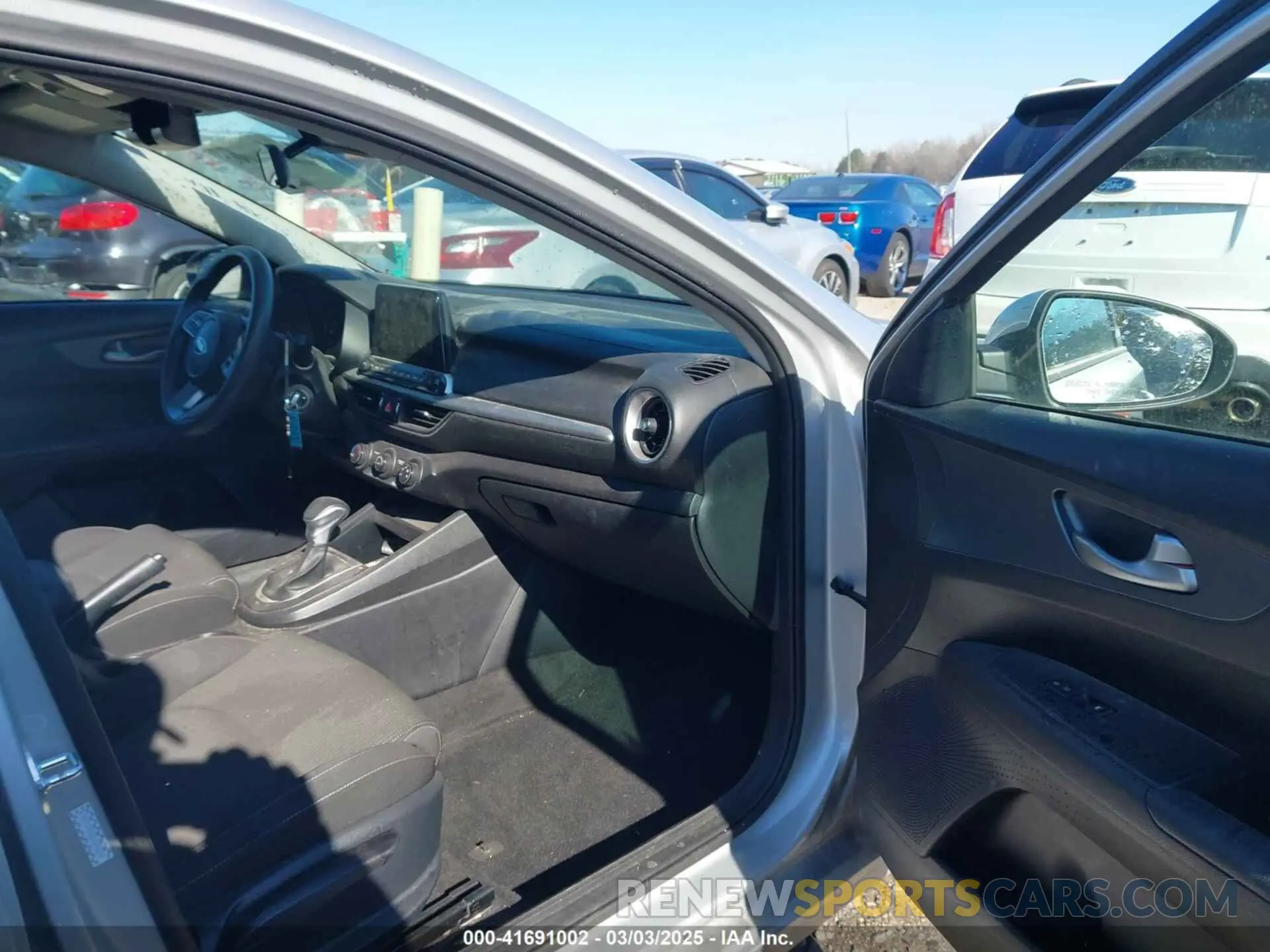 5 Photograph of a damaged car 3KPF24AD2LE234214 KIA FORTE 2020