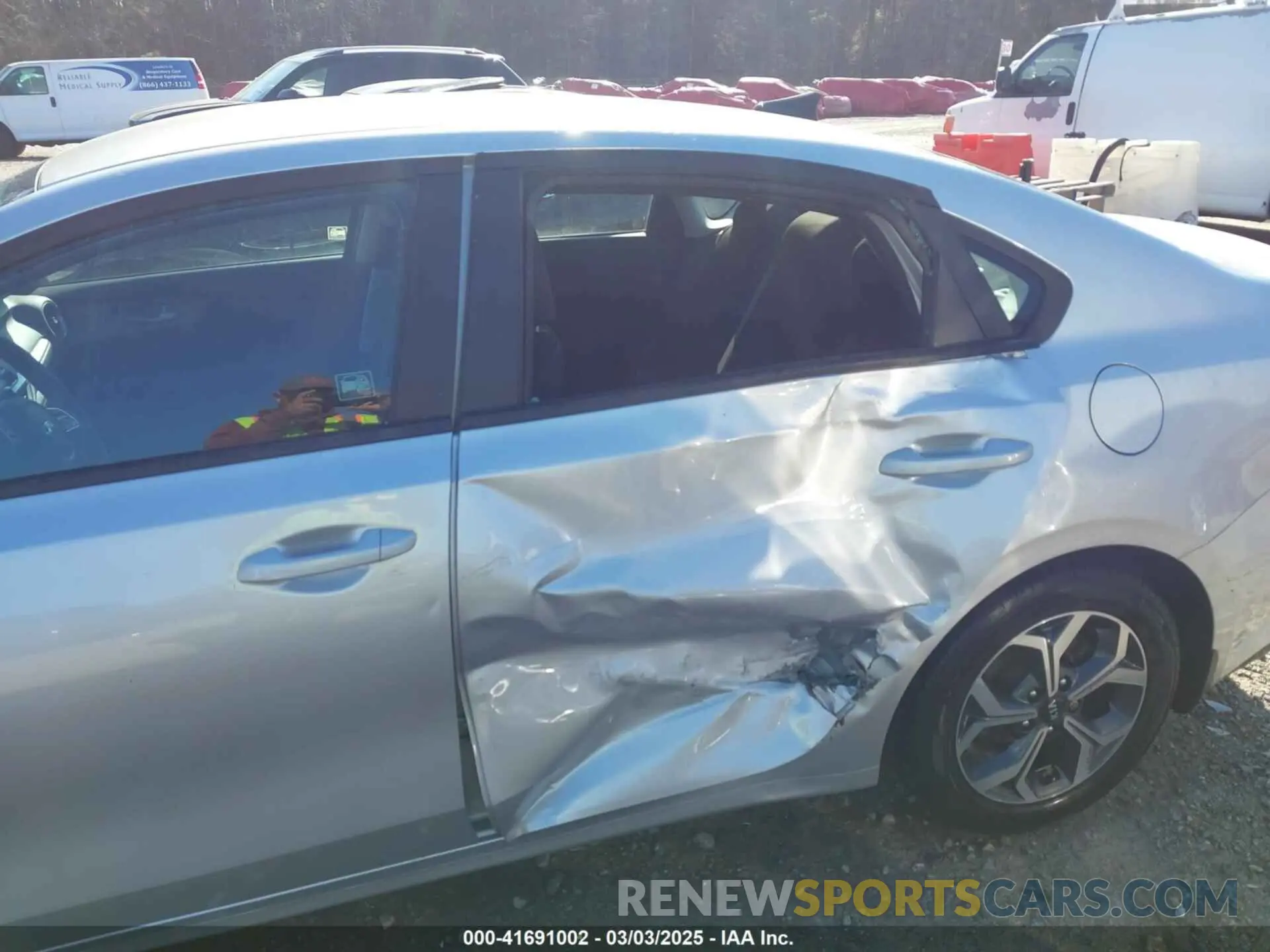 6 Photograph of a damaged car 3KPF24AD2LE234214 KIA FORTE 2020