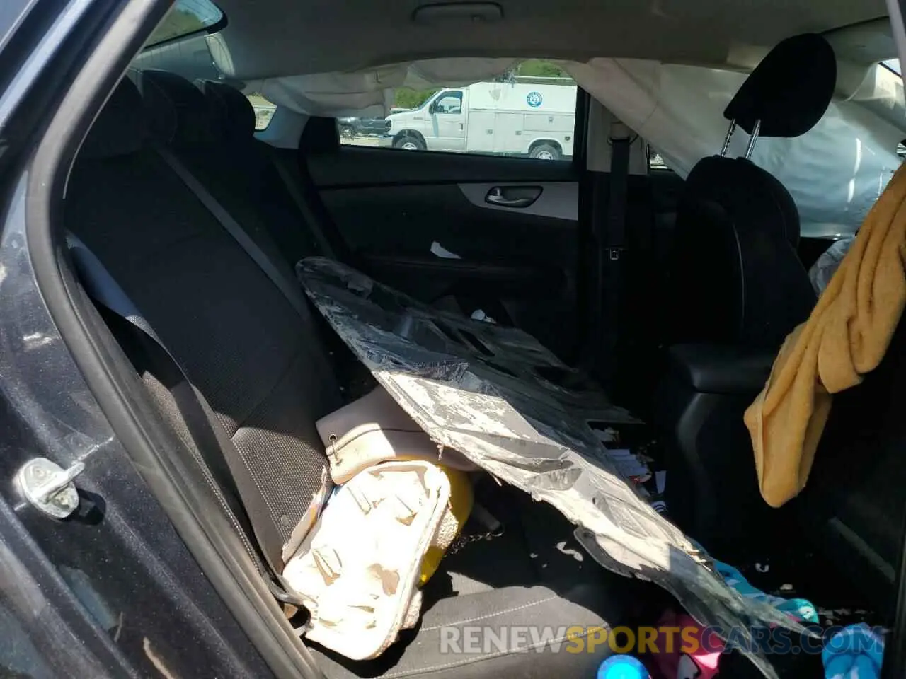 10 Photograph of a damaged car 3KPF24AD2LE238991 KIA FORTE 2020