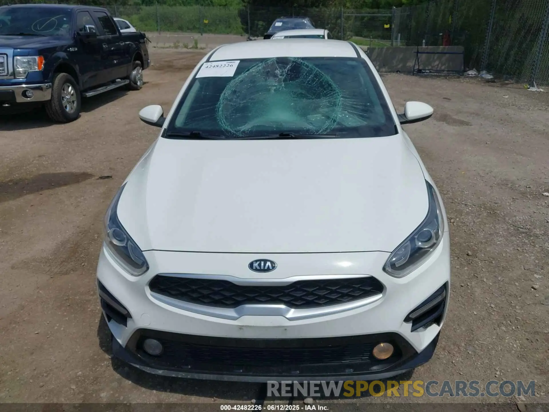 12 Photograph of a damaged car 3KPF24AD2LE240062 KIA FORTE 2020