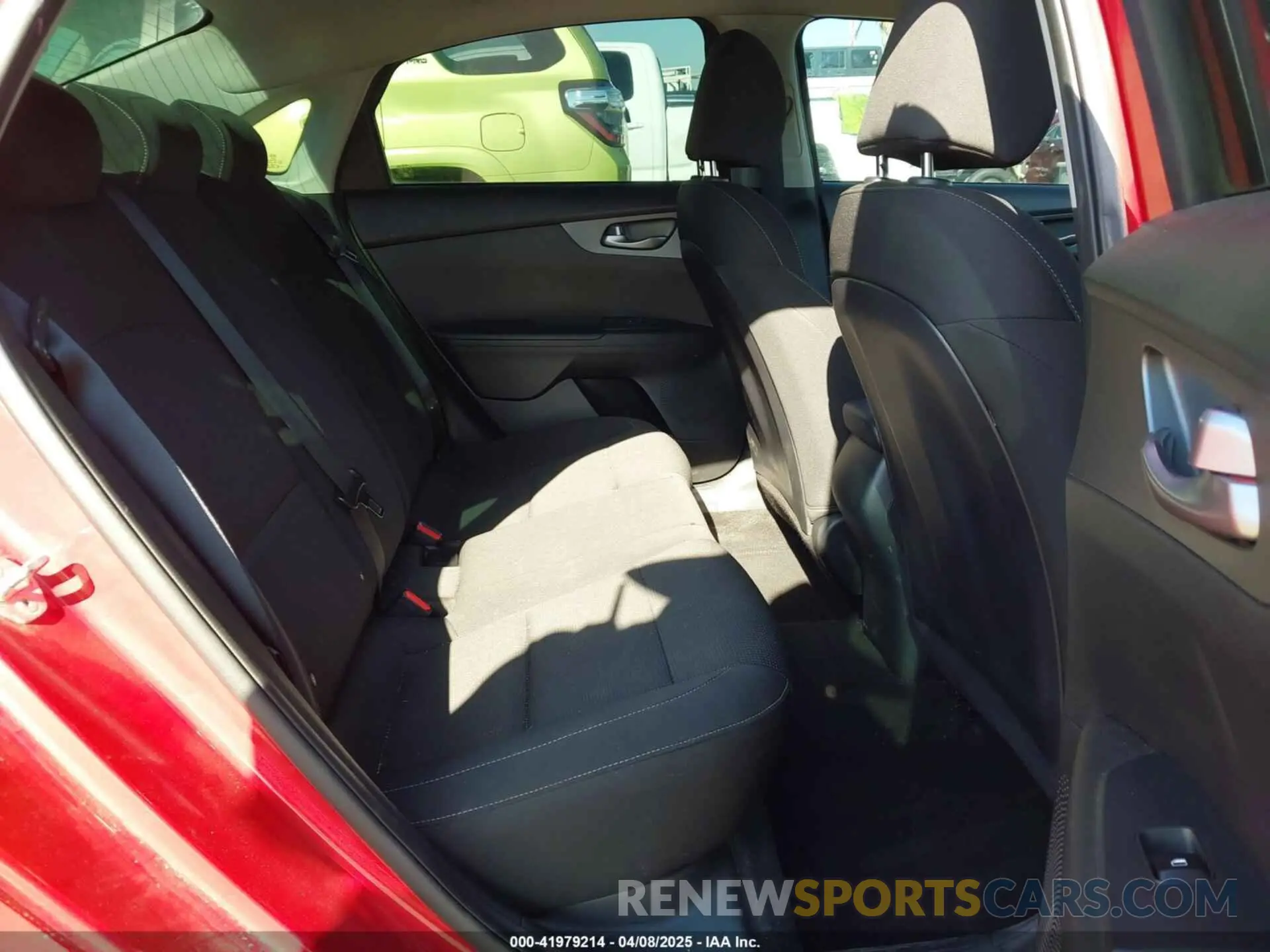 8 Photograph of a damaged car 3KPF24AD2LE246301 KIA FORTE 2020