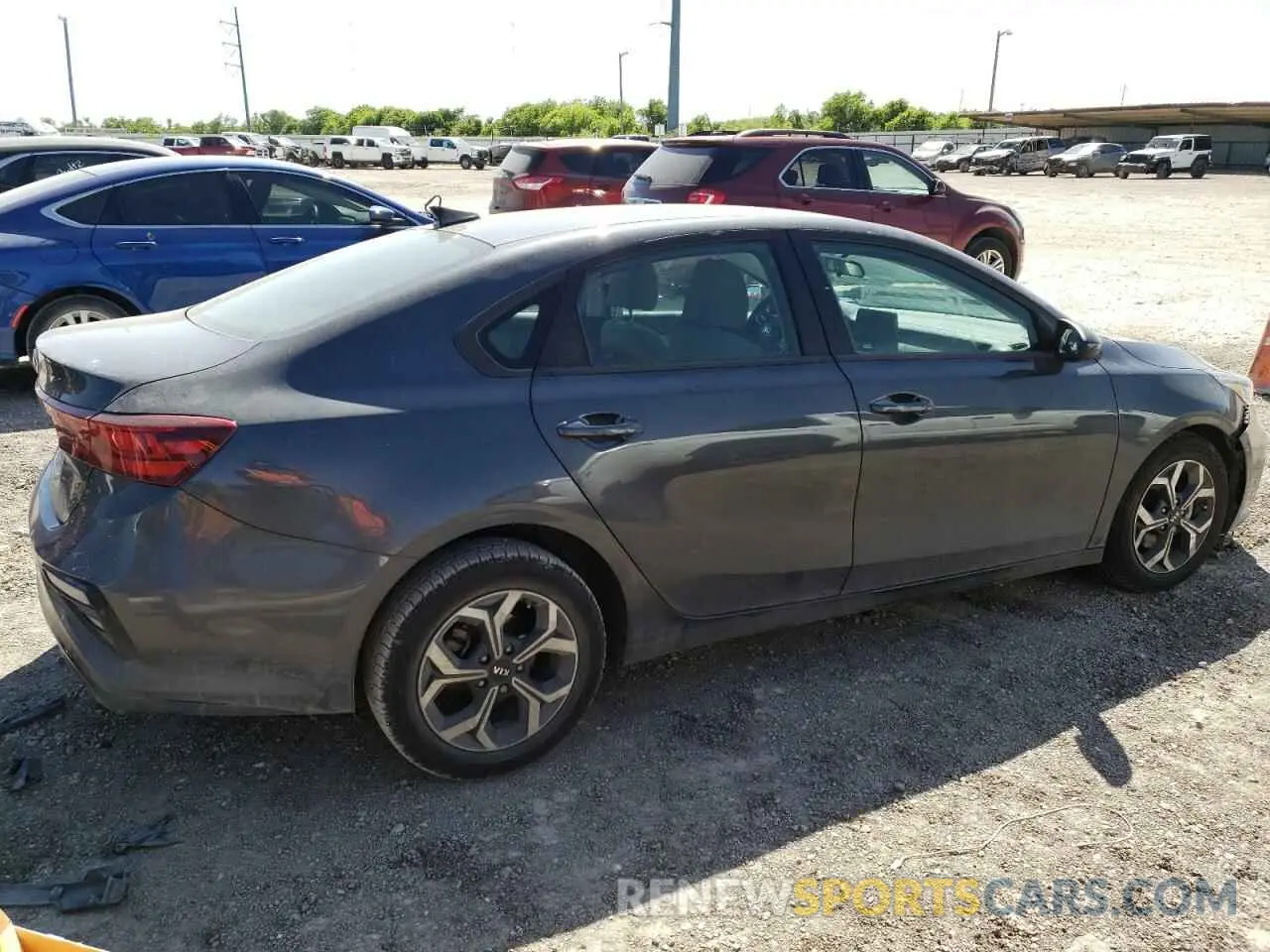 3 Photograph of a damaged car 3KPF24AD2LE251742 KIA FORTE 2020