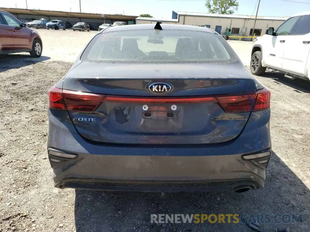 6 Photograph of a damaged car 3KPF24AD2LE251742 KIA FORTE 2020