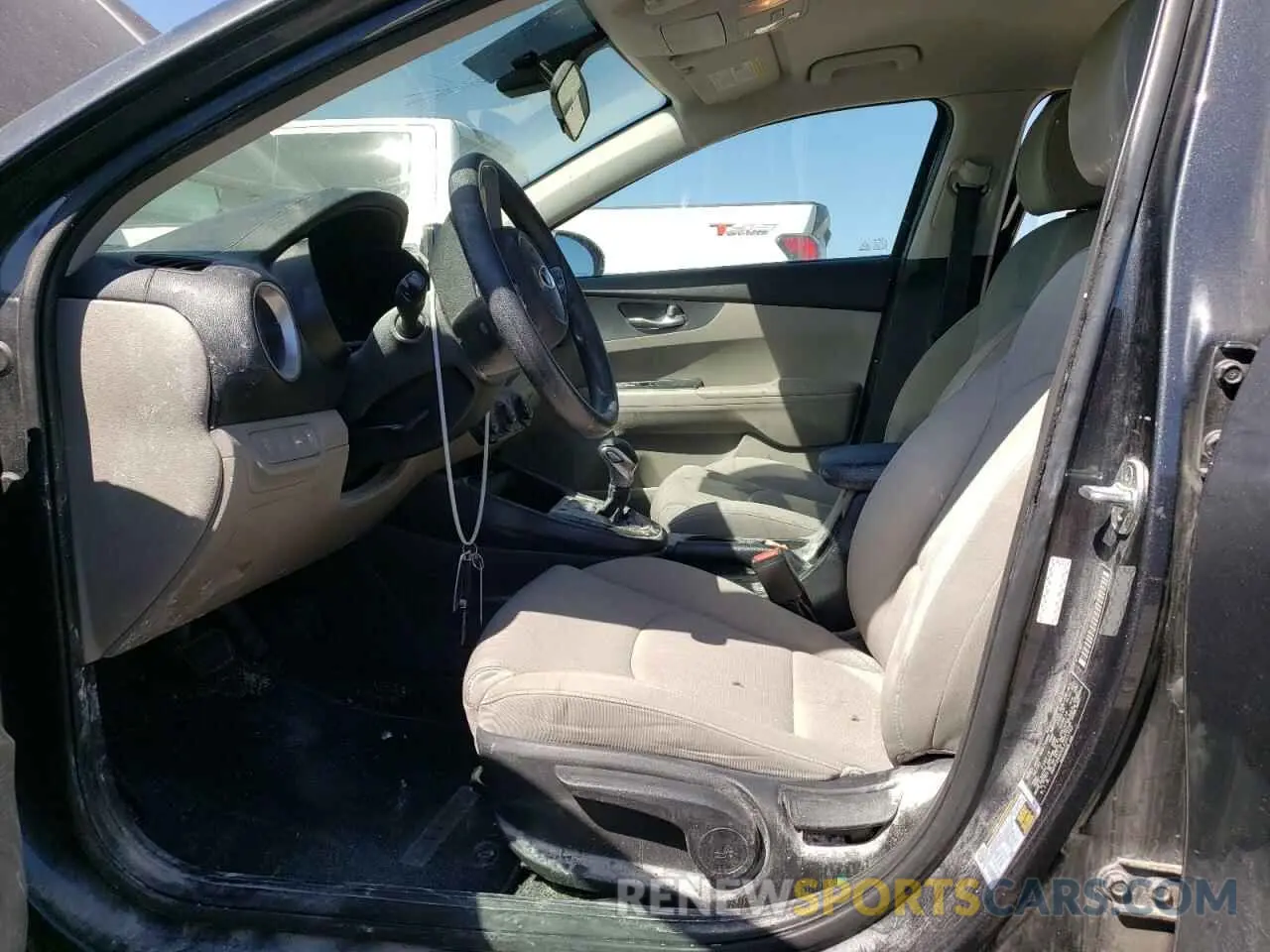 7 Photograph of a damaged car 3KPF24AD2LE251742 KIA FORTE 2020